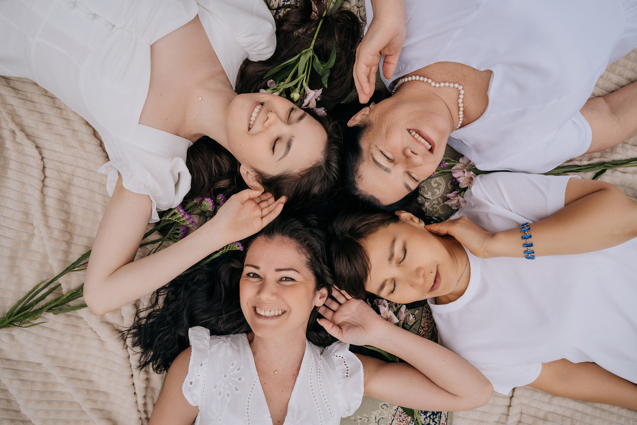 Две дочери две мамы две сестры. Свадебный семейный фотограф Ксения Божко Уфа Раевка никах в Нарыстау