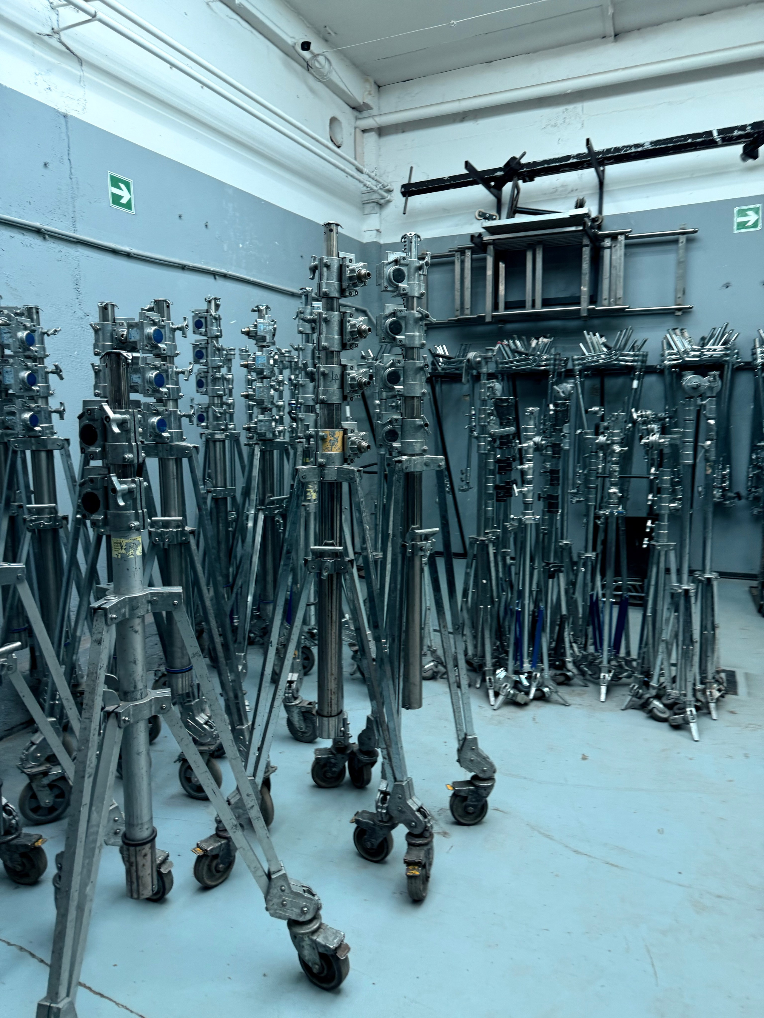 BACKSTAGE GALLERY. «MAK FLAME»