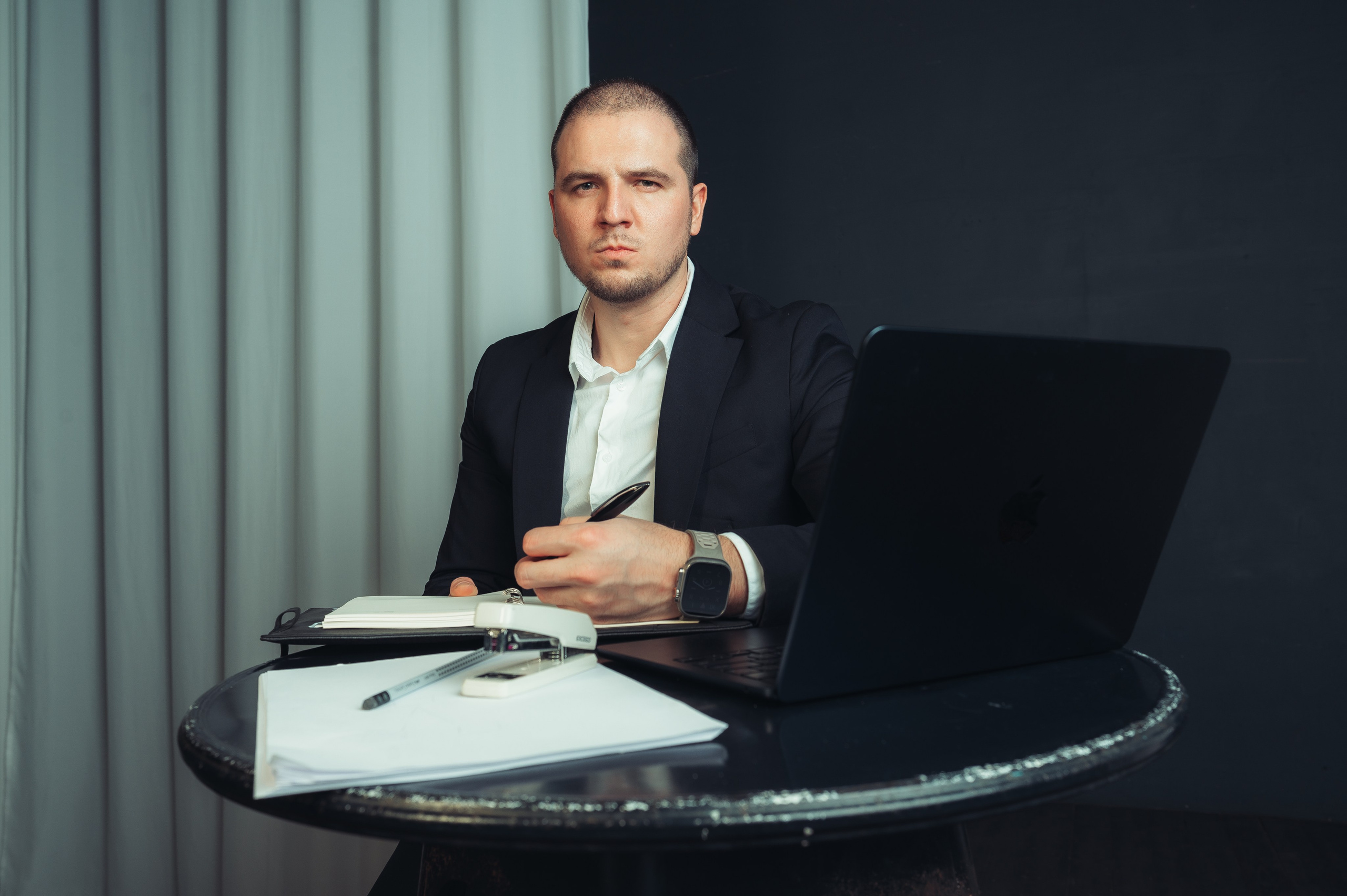 Никита Пустовалов — портретная съёмка. Иван Кубик — фотограф и видеограф