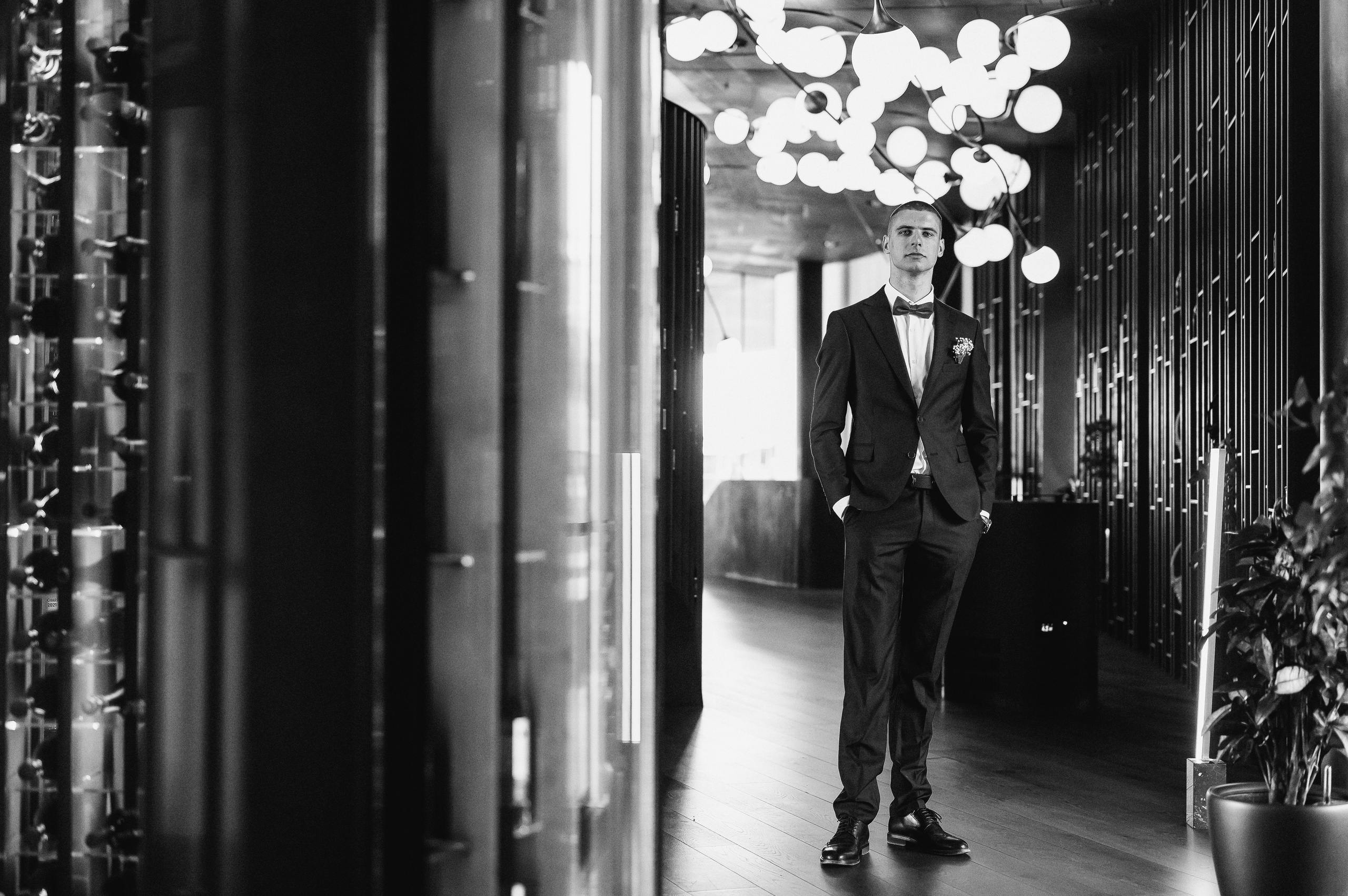 Свадебное утро и прогулка красивой яркой пары. Свадебный и семейный фотограф в Симферополе Дарья Маркова