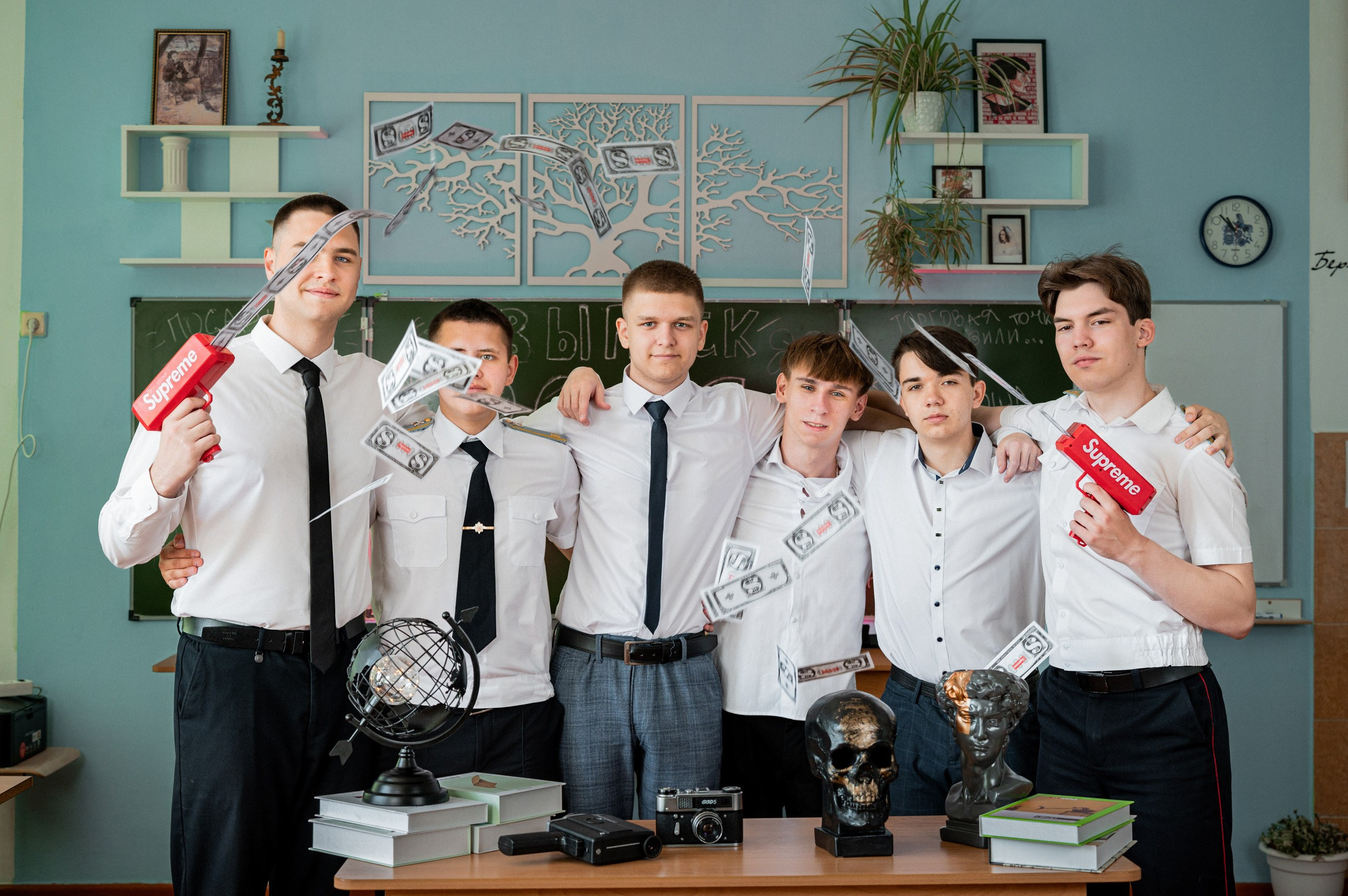 В школе. Выпускные альбомы и Школьный фотограф в Алексеевке, Бирюче, Красном