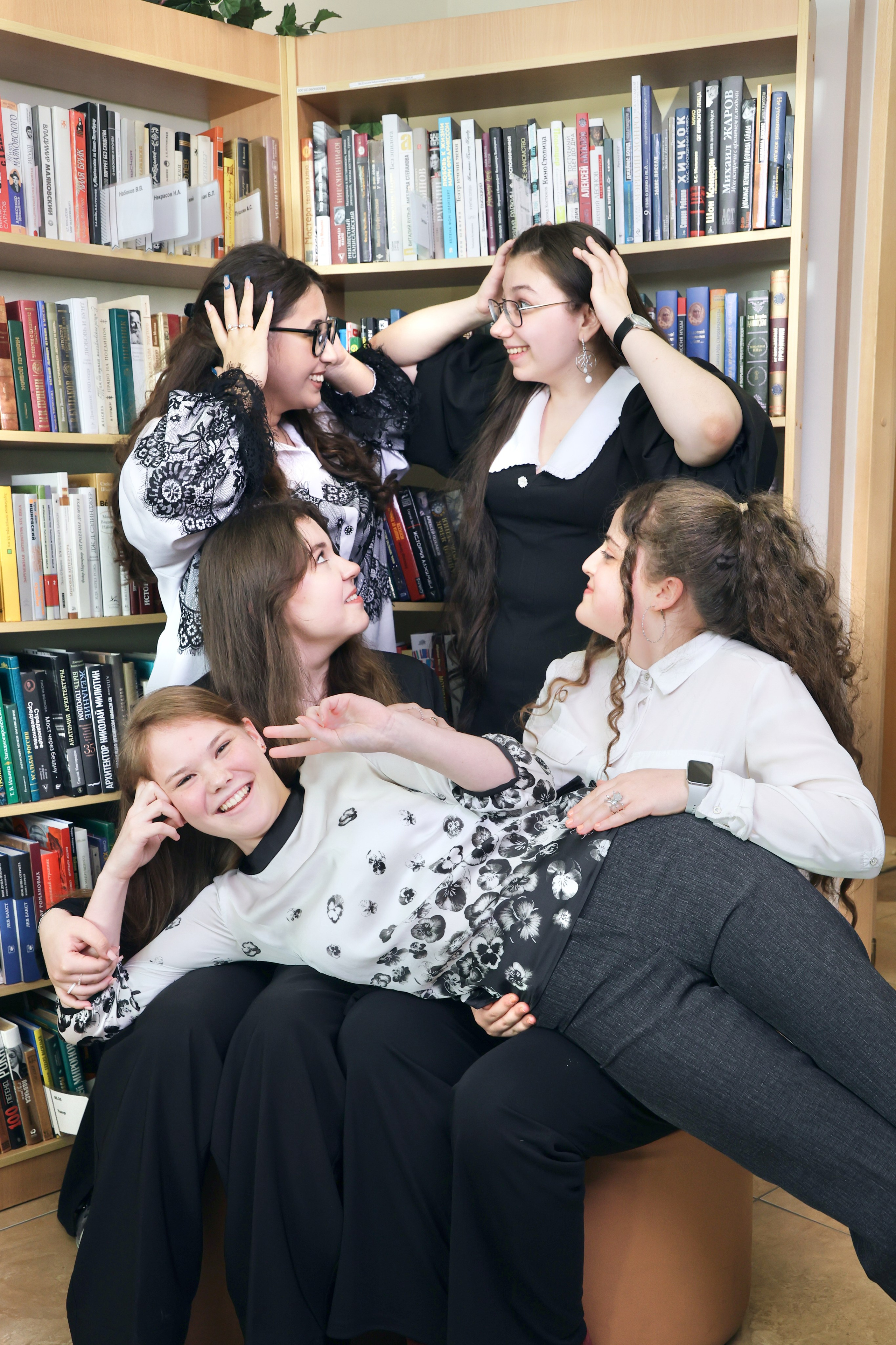 Съёмка в библиотеке. Школьные выпускные альбомы в Москве Марина Николаева