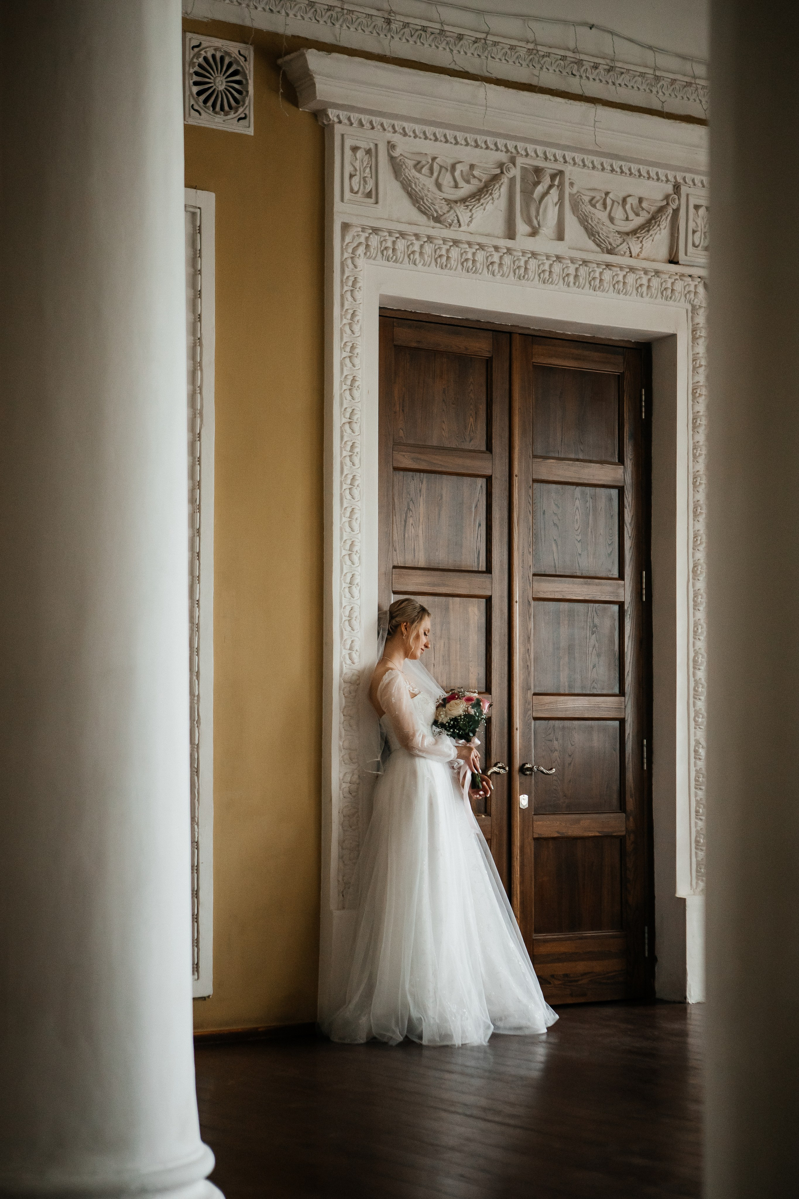 Евгения и Николай утренние сборы. Свадебный фотограф Виктория Чуйко Магнитогорск. Визуал для бизнеса