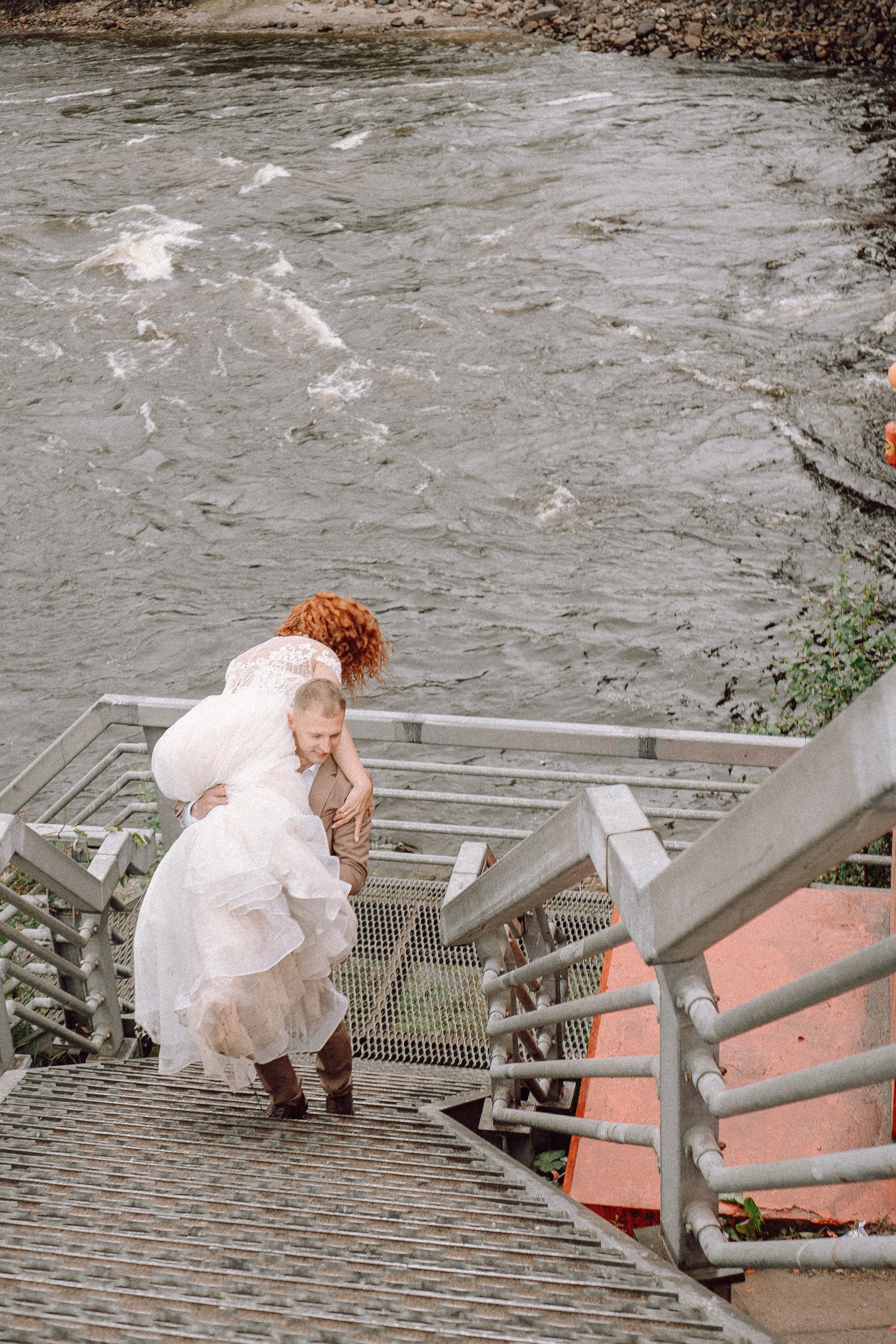 СВАДЕБНАЯ ФОТОСЕССИИЯ ПАРЫ В ГОРОДЕ ПРИОЗЕРСК В СОСНОВОМ ЛЕСУ И С ПИКАПОМ. Профессиональный фотограф, Санкт-Петербург — Виктория Богомолова
