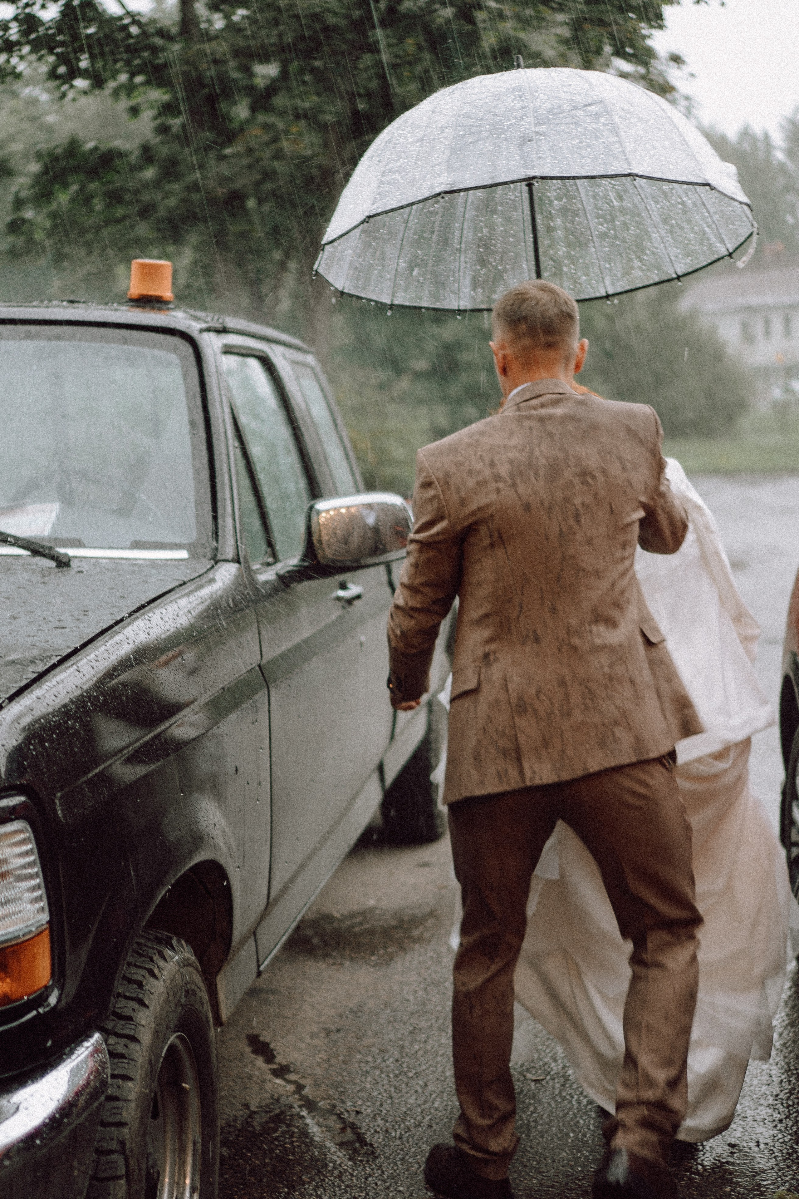 СВАДЕБНАЯ ФОТОСЕССИИЯ ПАРЫ В ГОРОДЕ ПРИОЗЕРСК В СОСНОВОМ ЛЕСУ И С ПИКАПОМ. Профессиональный фотограф, Санкт-Петербург — Виктория Богомолова