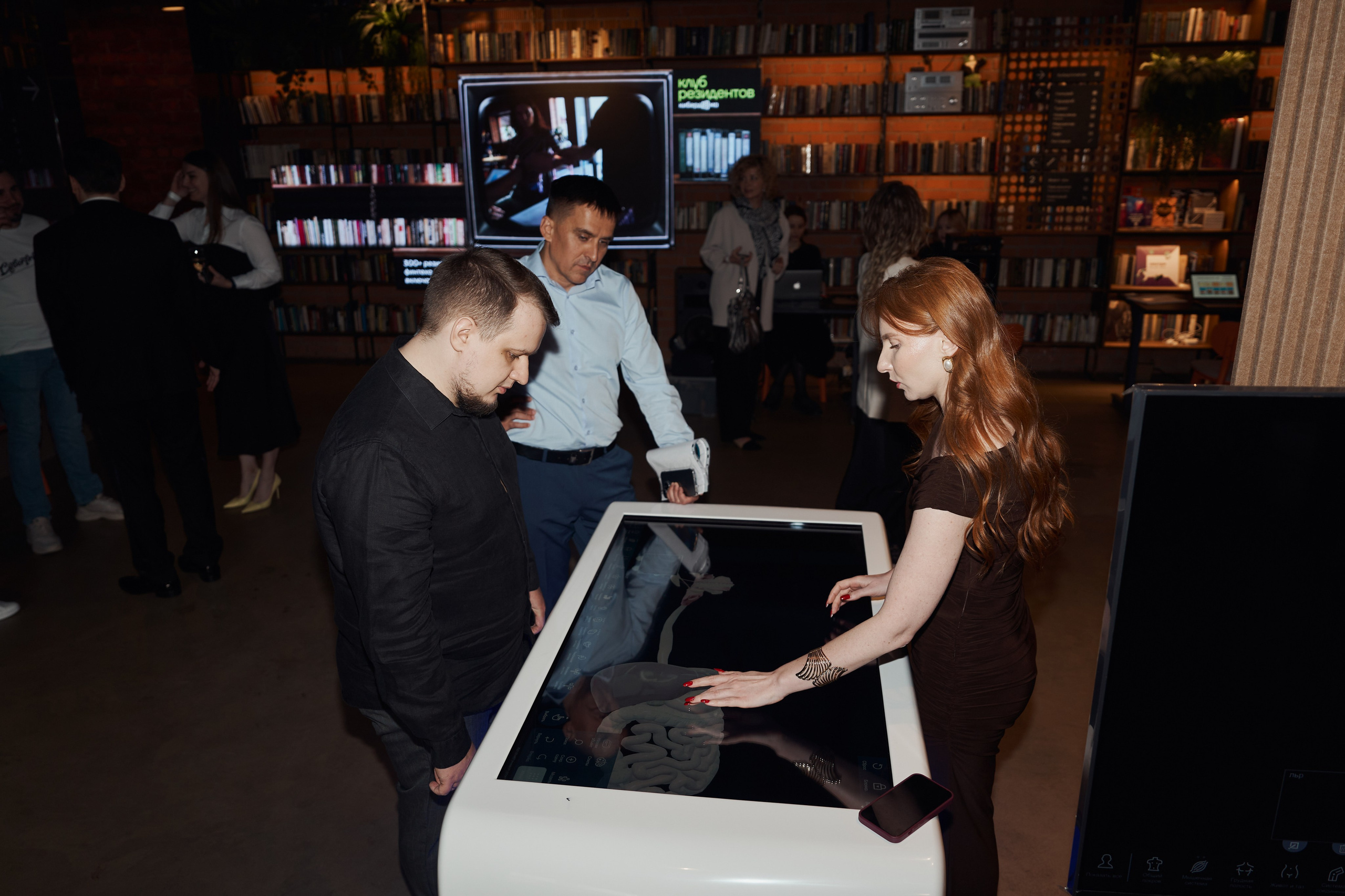 Клинике «Будь Здоров» 20 лет. Свадебный фотограф в Москве и Подмосковье Виктор Одинцов