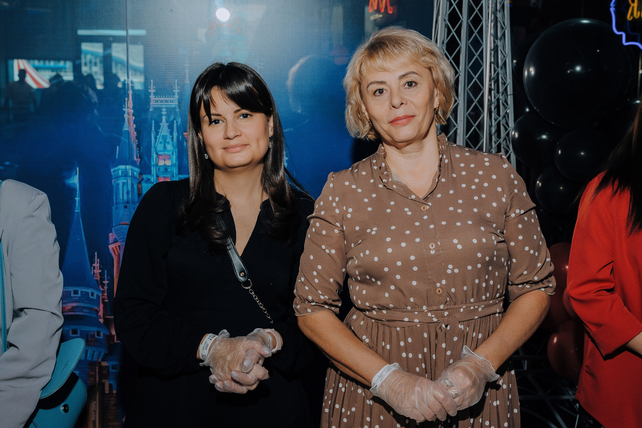 20 ЛЕТ МЕГАПОЛИС ЧЕЛЯБИНСК ХЕДЛАЙНЕР ЕЛКА. Репортажный фотограф Зуев Роман г. Челябинск