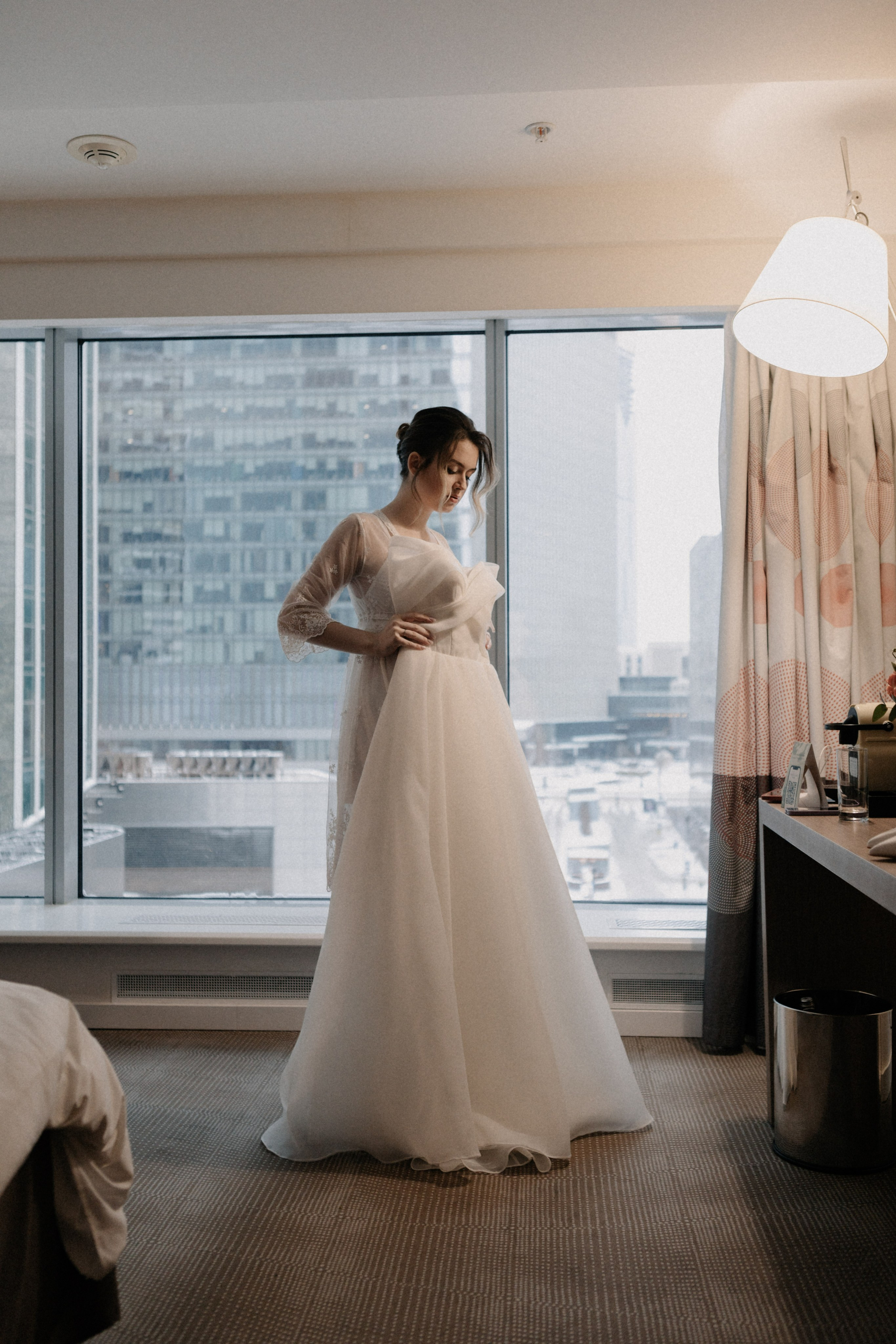 Ксюша и Илья. Утро в отеле роспись в Birds. Свадебный и портретный фотограф в Москве Анастасия Масюк