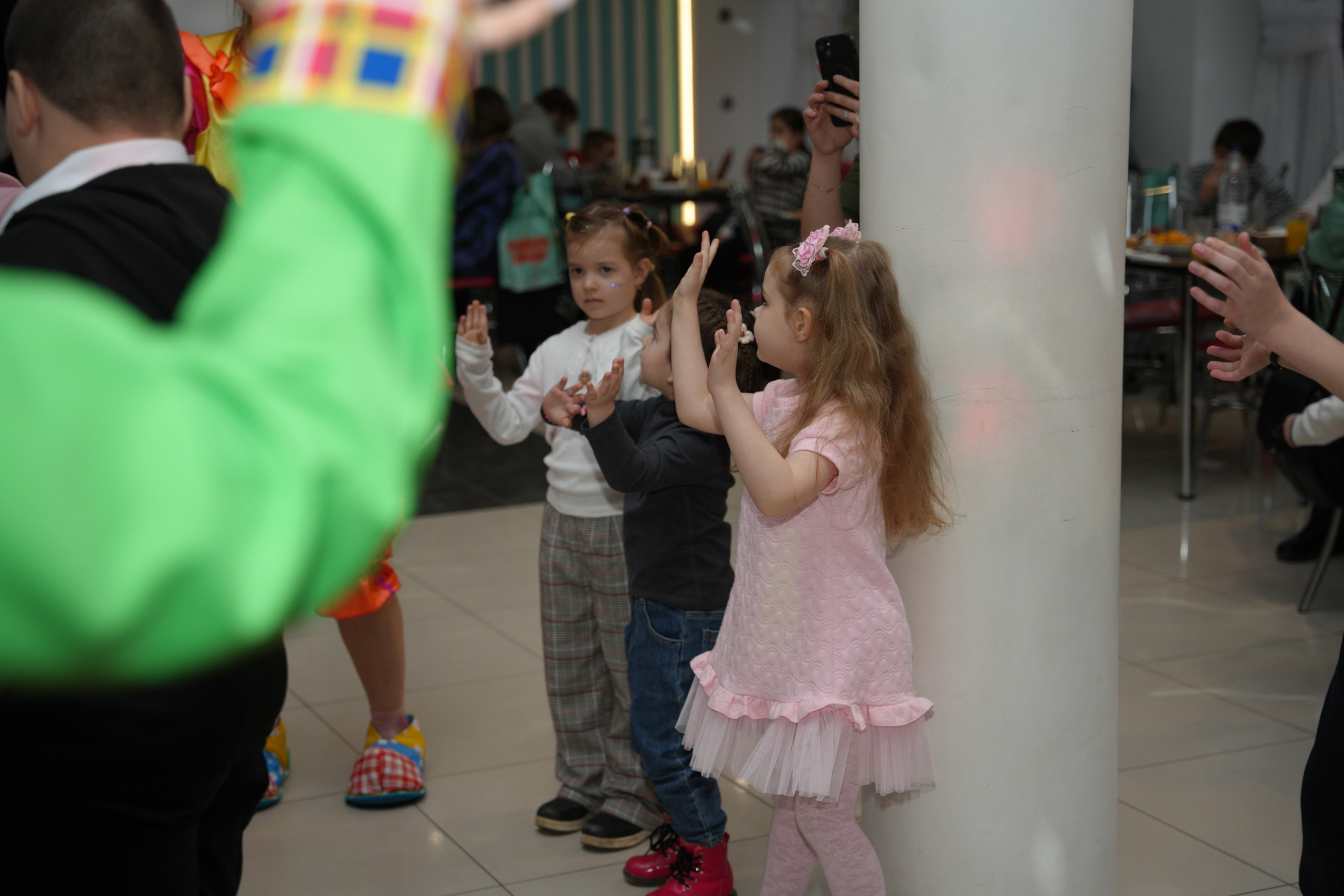 Социально —благотворительная акция «Ты в этом мире не один», посвященная Международному дню инвалидов. ВЫПУСКНЫЕ АЛЬБОМЫ, Школьный фотограф, семейный и свадебный в Саратове и области Ольга Плаксина