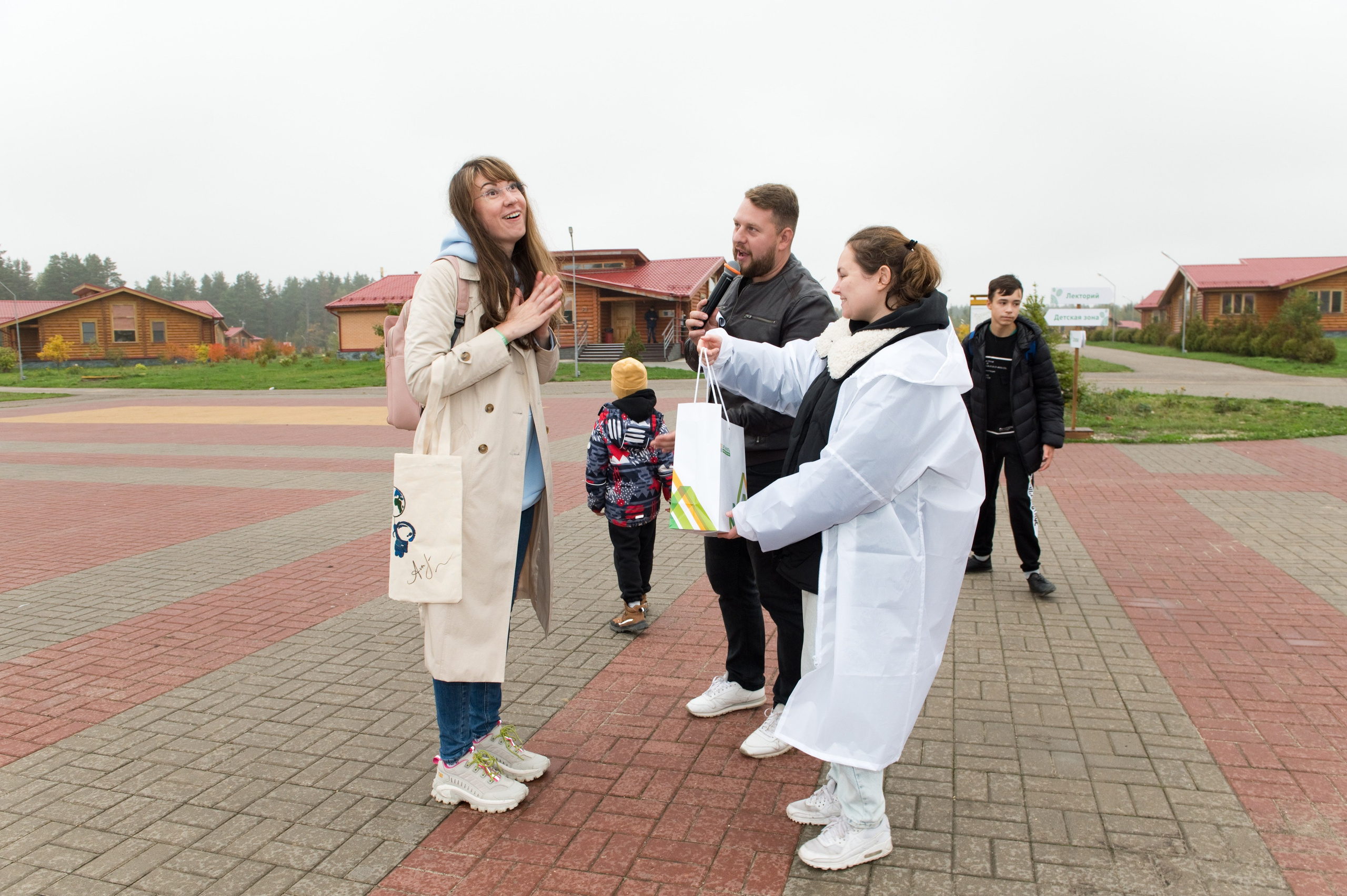 Посадка деревьев в рамках акции Зарубежнефть. Репортажный фотограф и видеограф Слава Думчев. Тимбилдинги, отчетники, корпоративы