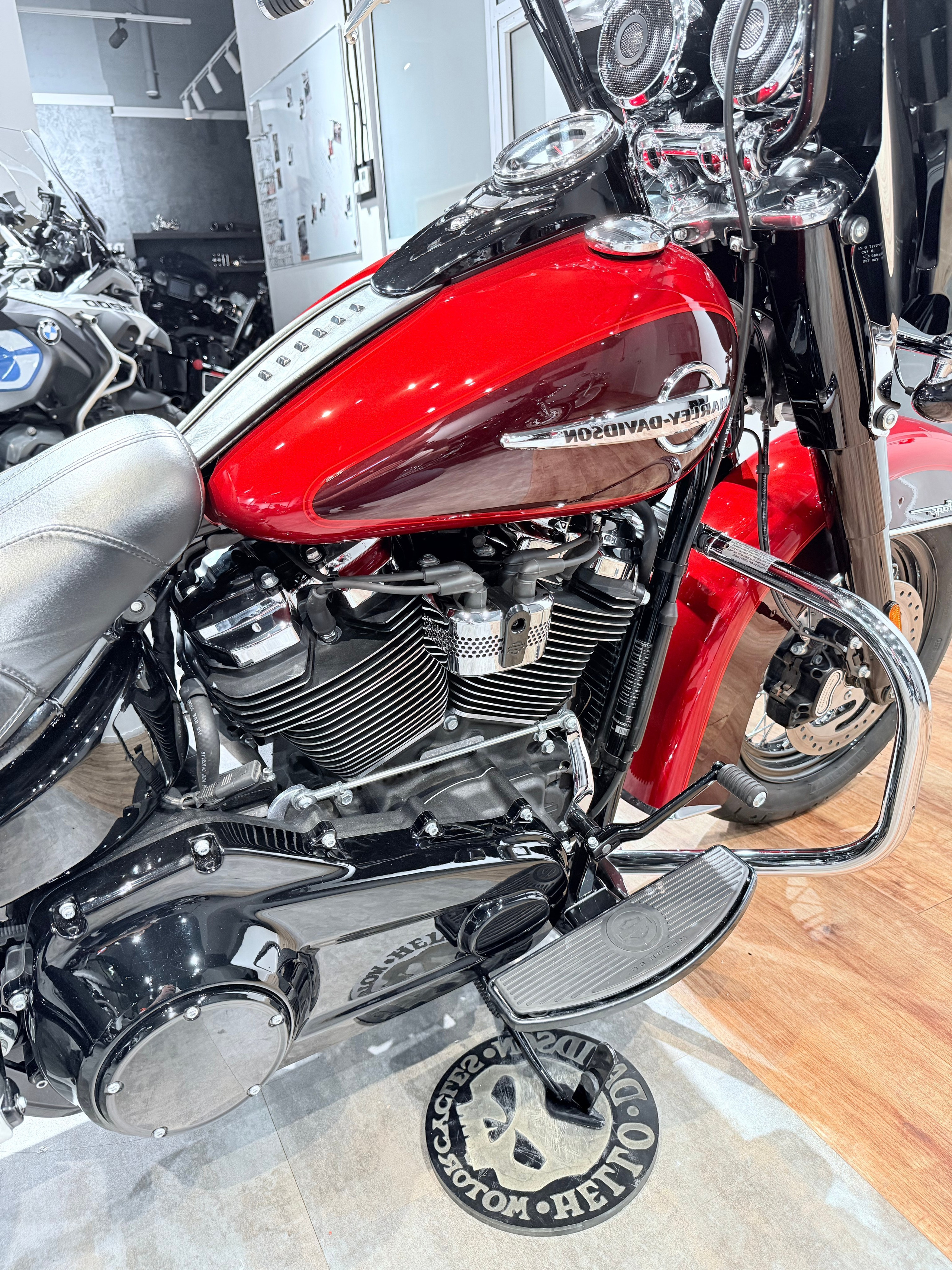 Мотоциклы Harley-Davidson 2018 Heritage Limited (Softail)  — купить мотоцикл. Hello Davidson, Москва. Только хорошие мотоциклы…