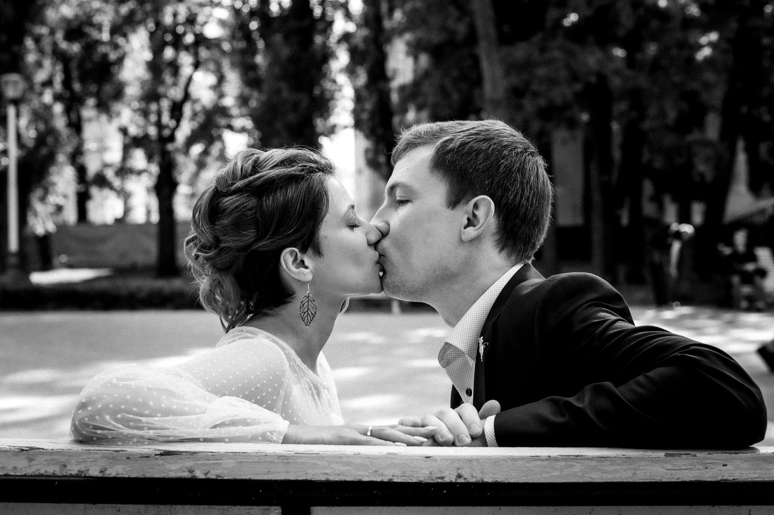 Свадебная прогулка на ВДНХ. Свадебный фотограф в Москве Kira Sekira