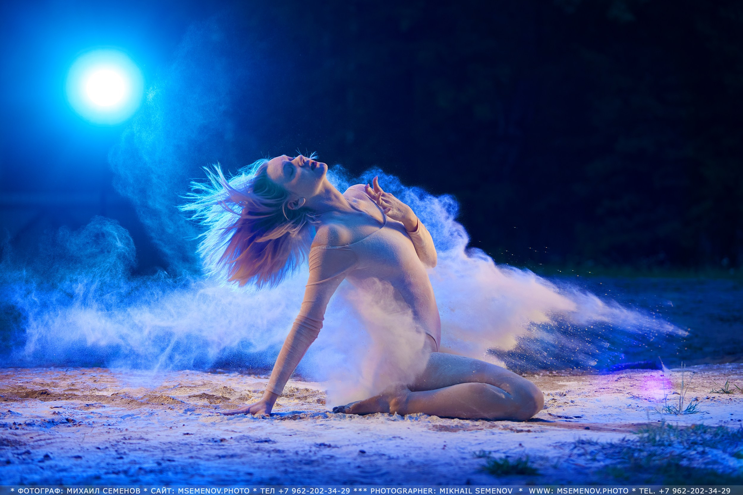 Фотосессия девушки с мукой Фотограф Михаил Семенов г. Ярославль