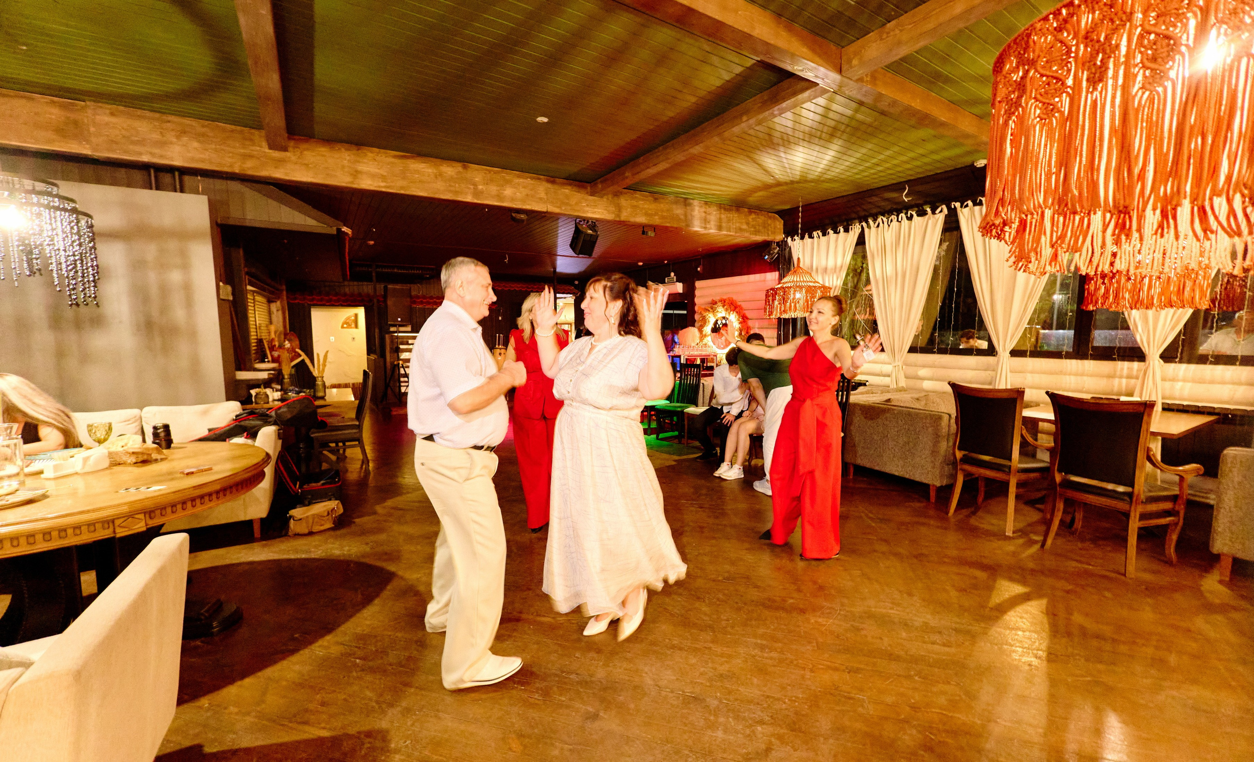 Выпускной 35 Сош. Фотограф Выпускные альбомы Таганрог Сергей Коробченко