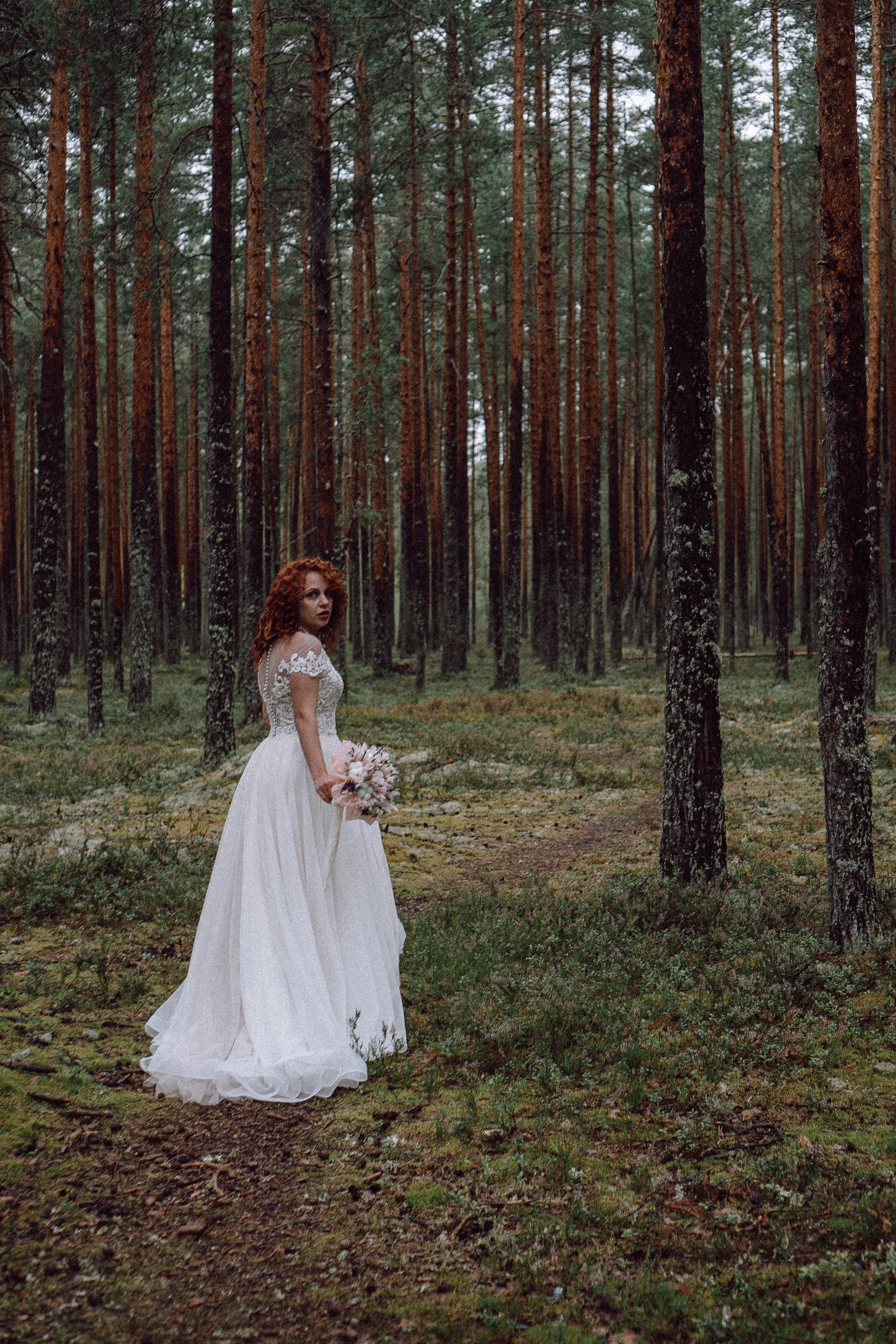 СВАДЕБНАЯ ФОТОСЕССИИЯ ПАРЫ В ГОРОДЕ ПРИОЗЕРСК В СОСНОВОМ ЛЕСУ И С ПИКАПОМ. Профессиональный фотограф, Санкт-Петербург — Виктория Богомолова