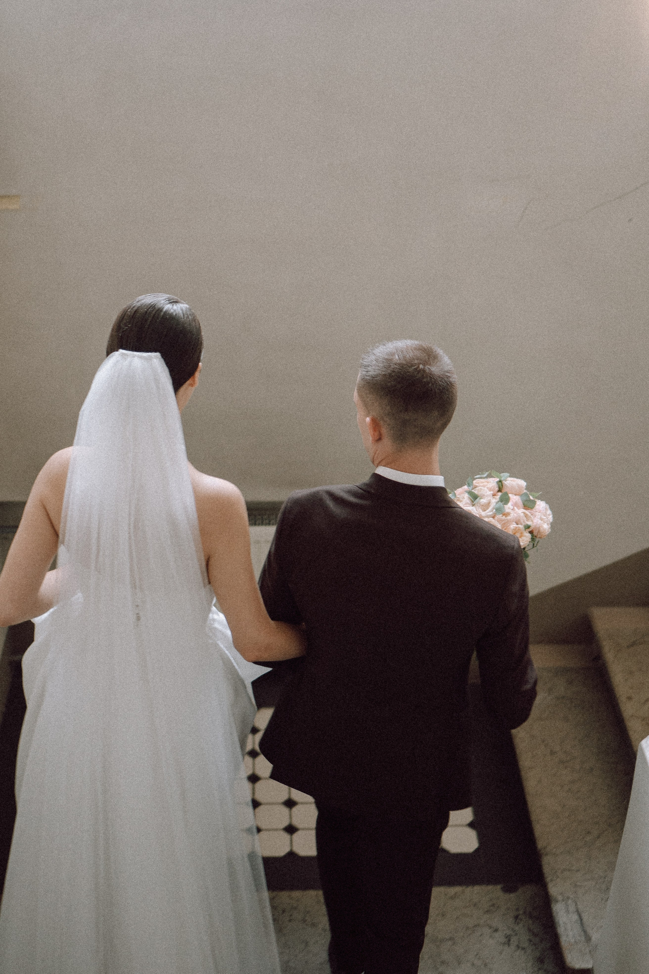 СВАДЕБНАЯ ПРОГУЛКА В САНТК-ПЕТЕРБУРГЕ (ИСАКИЕВСКИЙ СОБОР, ЗИМНЯЯ КАНАВКА, ЭРМИТАЖ И БОЛЬШАЯ МОРСКАЯ УЛИЦА). Профессиональный фотограф, Санкт-Петербург — Виктория Богомолова