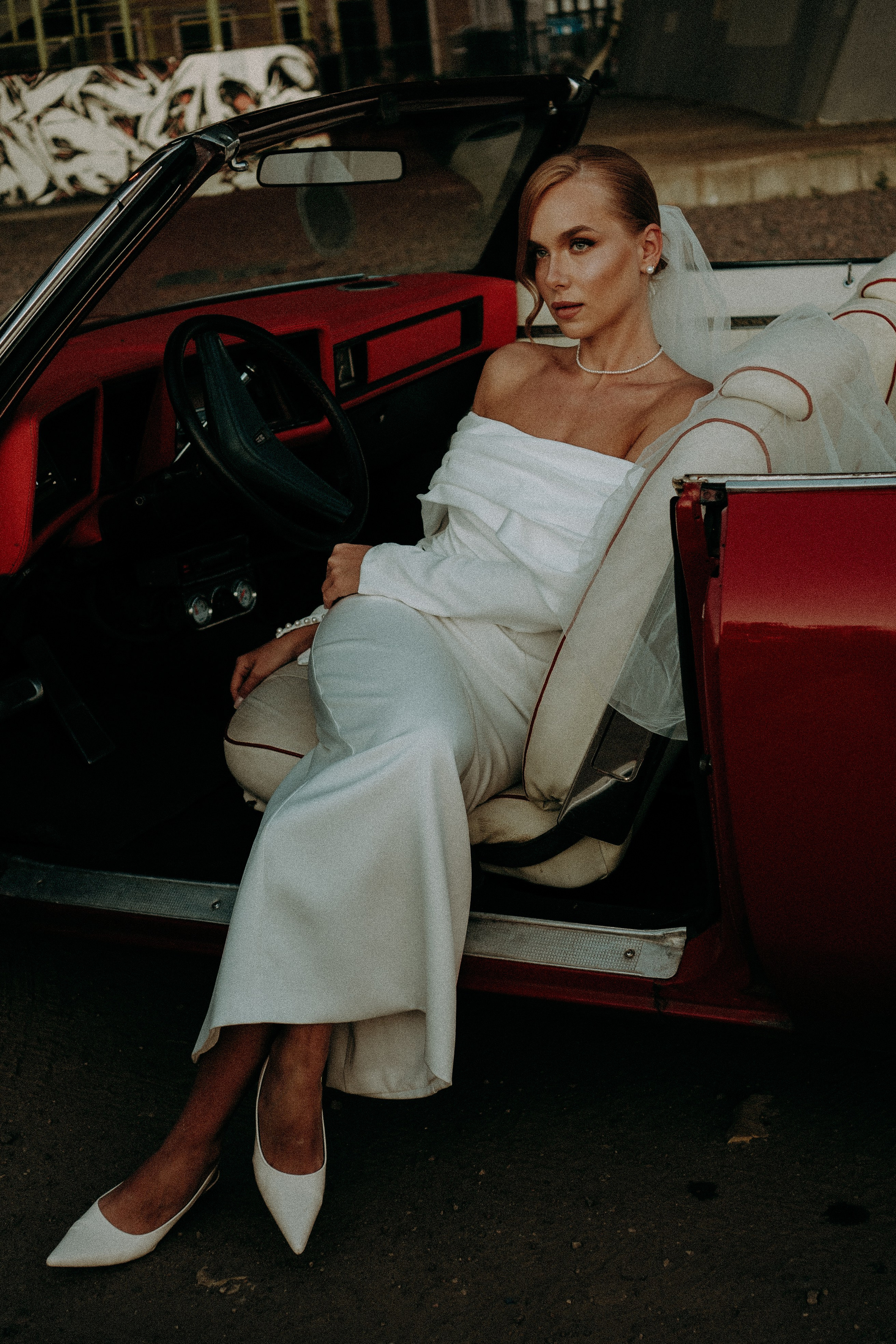 СВАДЕБНАЯ СЬЕМКА ВОЗЛЕ МСОТА БЕТАНКУРА НА КАБРИОЛЕТЕ. Профессиональный фотограф, Санкт-Петербург — Виктория Богомолова