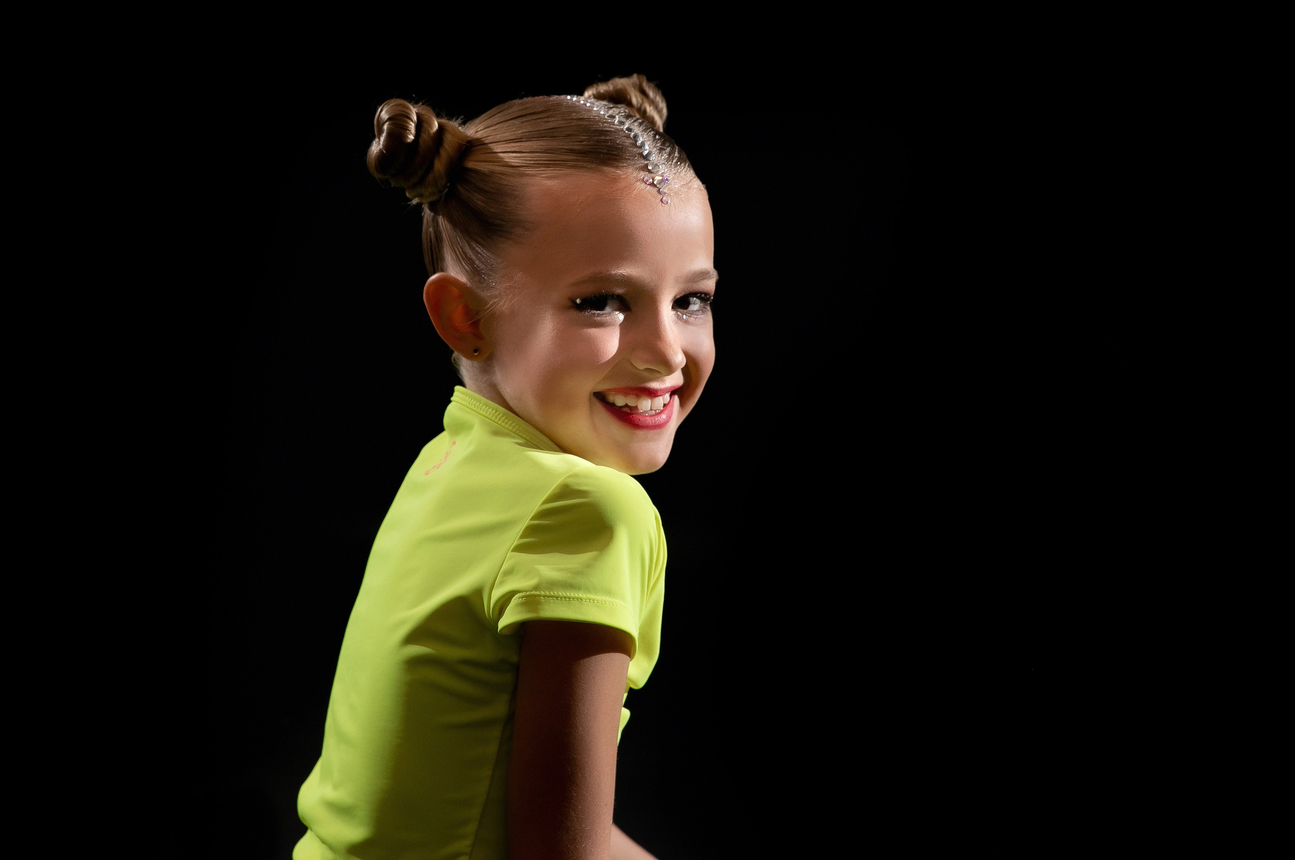 На черном фоне. Семейный фотограф в Москве