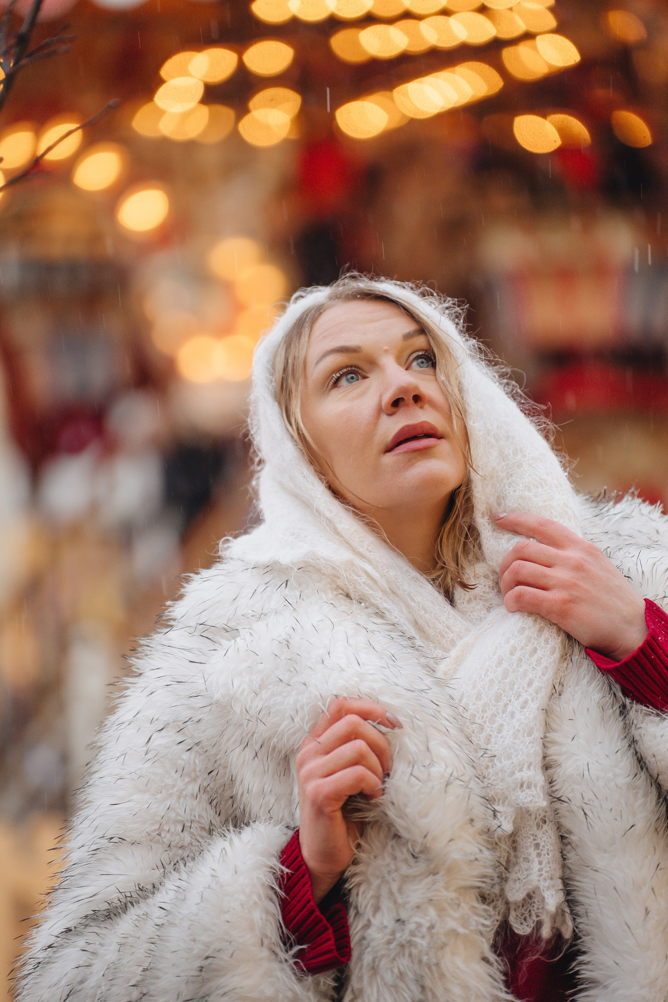 ПРОГУЛКА НА МАНЕЖНОЙ ПЛОЩАДИ ДЛЯ ДЕВУШКИ ПЕРЕД НОВЫМ ГОДОМ (НОВОГОДНЯЯ ФОТОСЕССИИЯ НА МАНЕЖНОЙ ПЛОЩАДИ). Профессиональный фотограф, Санкт-Петербург — Виктория Богомолова