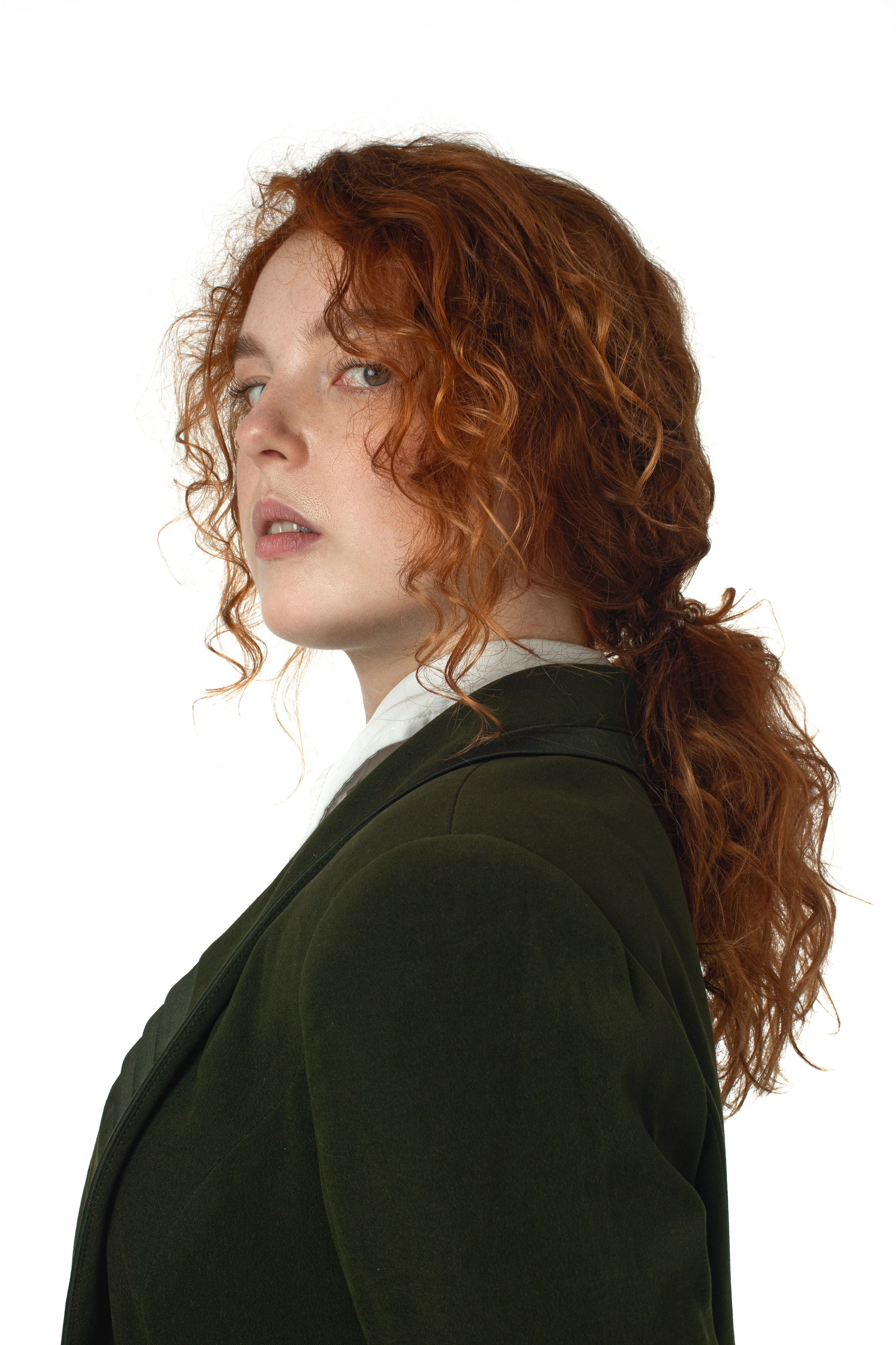 Алина Резвякова. Фотограф для брендов Любовь Батина (Спб/Мск)