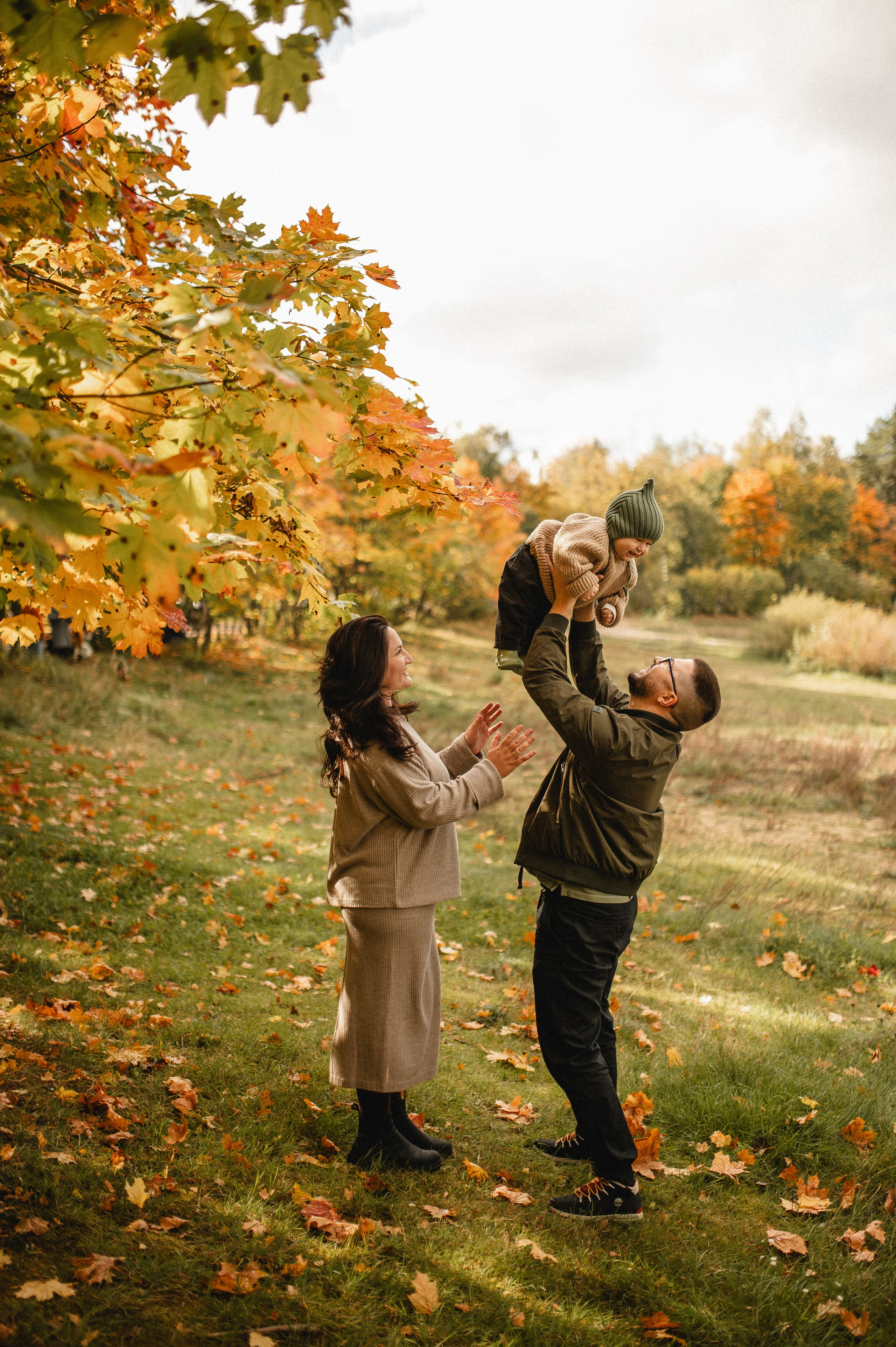 Осенняя фотосессия большой семьи в парке. Семейная фотосессия Бутово Москва фотограф Алина Морщагина