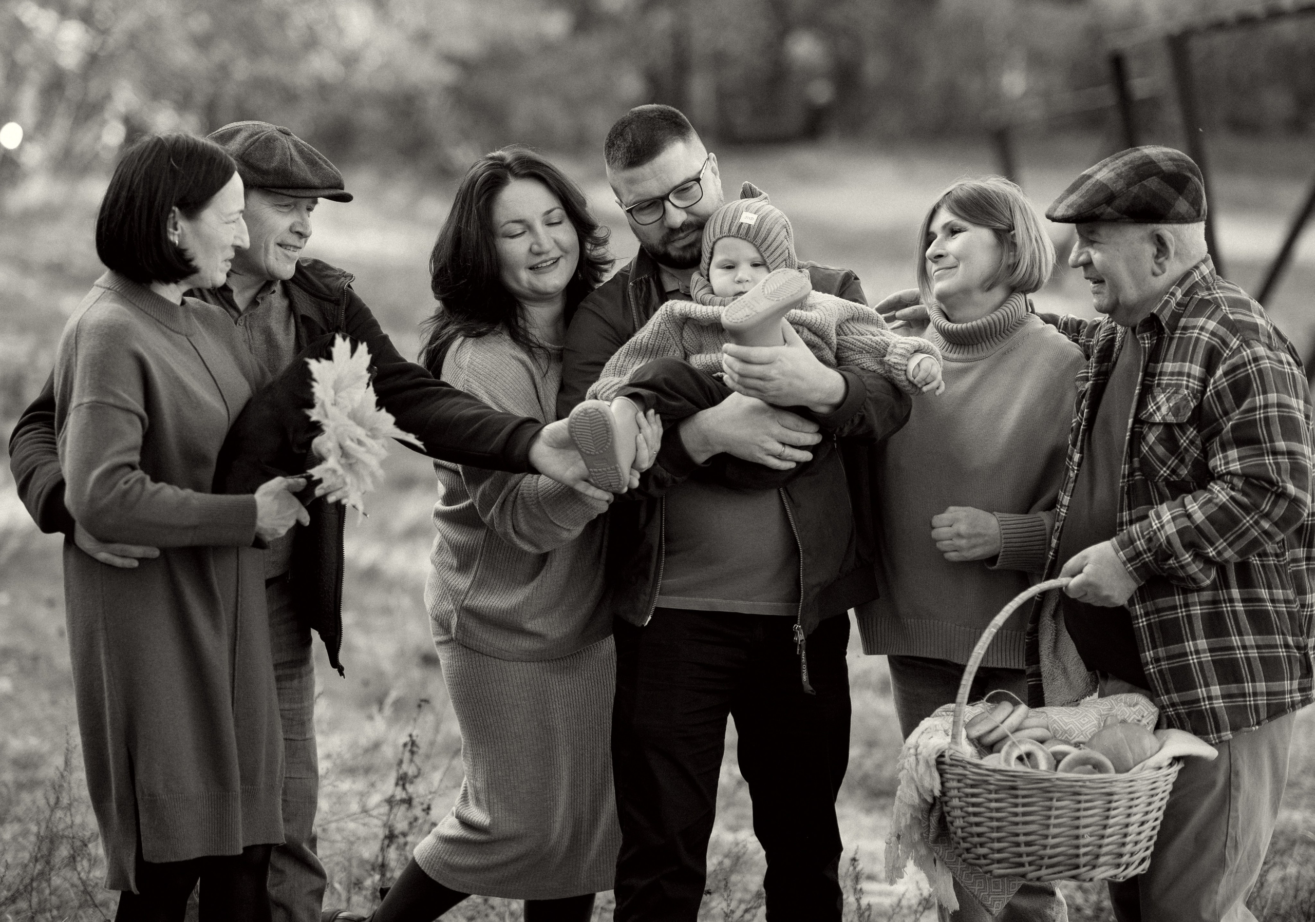 Осенняя фотосессия большой семьи в парке. Семейная фотосессия Бутово Москва фотограф Алина Морщагина