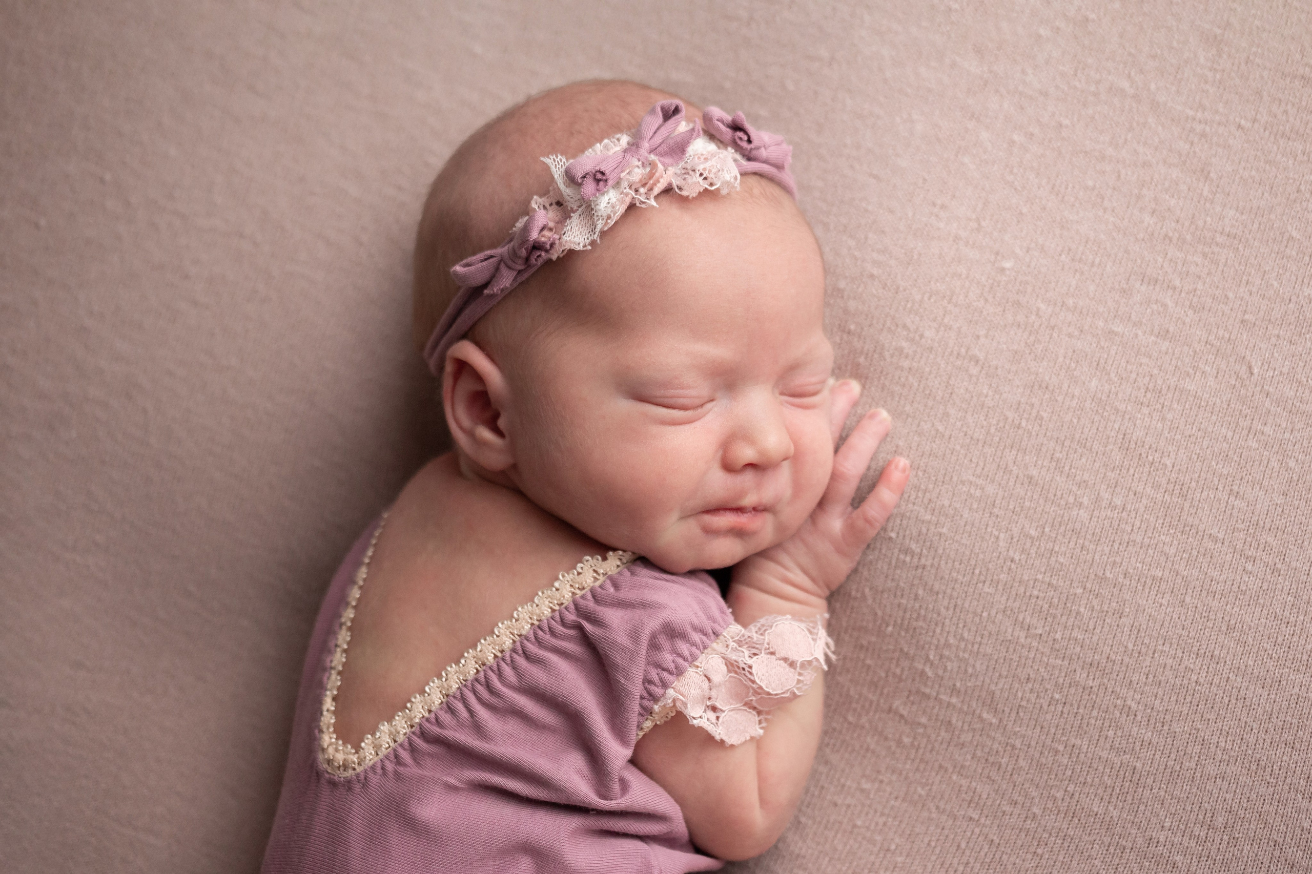 Классический стиль newborn. Фотограф новорождённых Анапа Елена Кушнарь