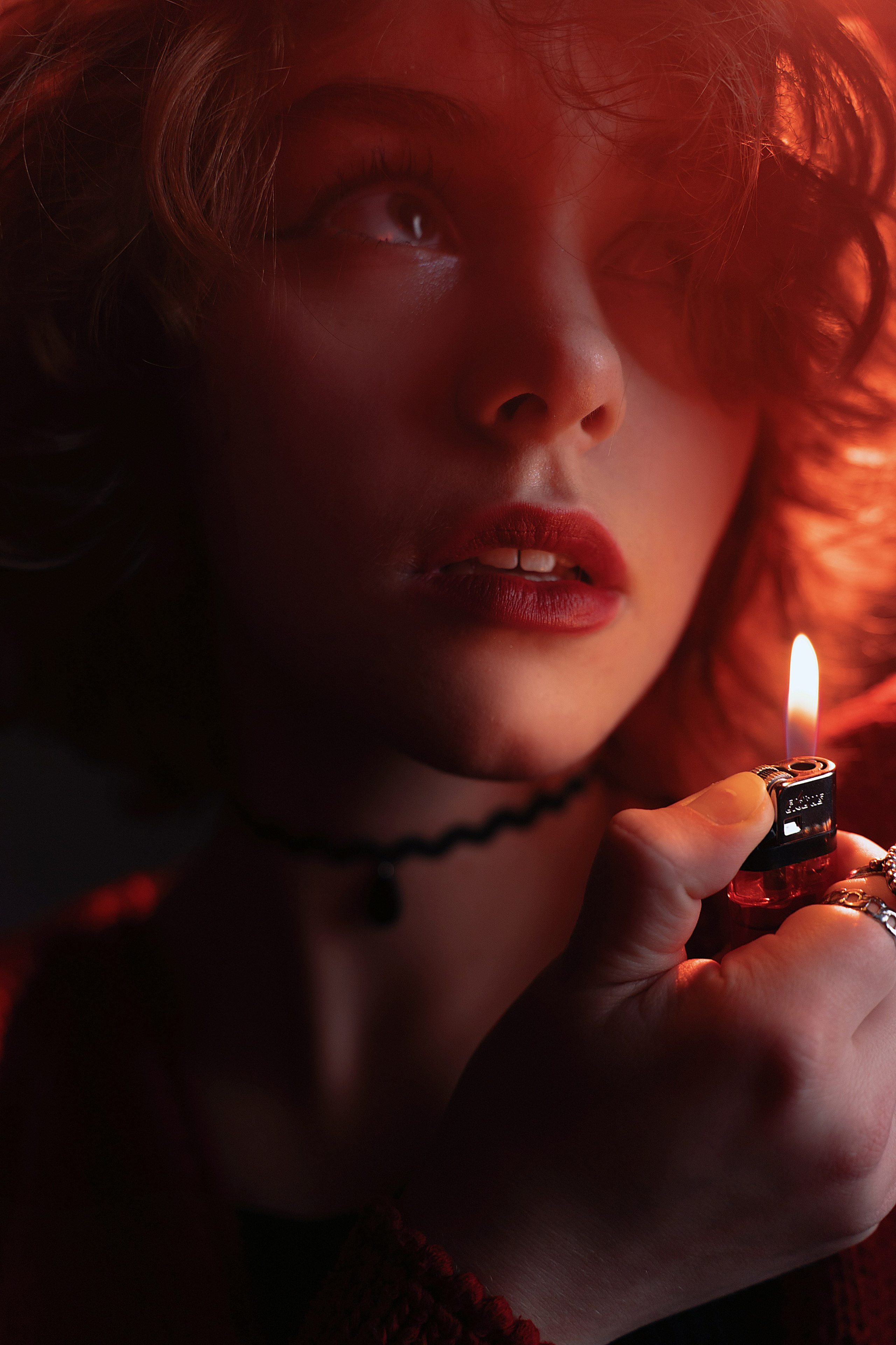 Студийная съемка с цветным светом. Главная