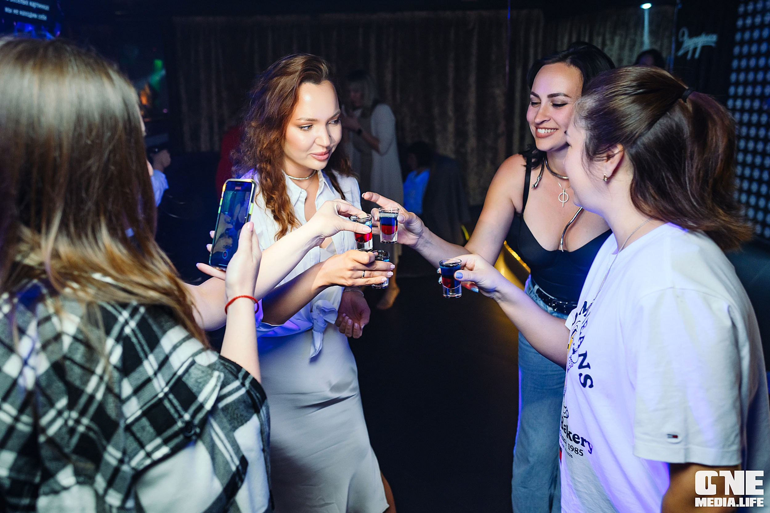 Фоторепортаж из караоке-клуба Эйфория. One Media Life: фоторепортажи, фотоотчеты с мероприятий и заведений