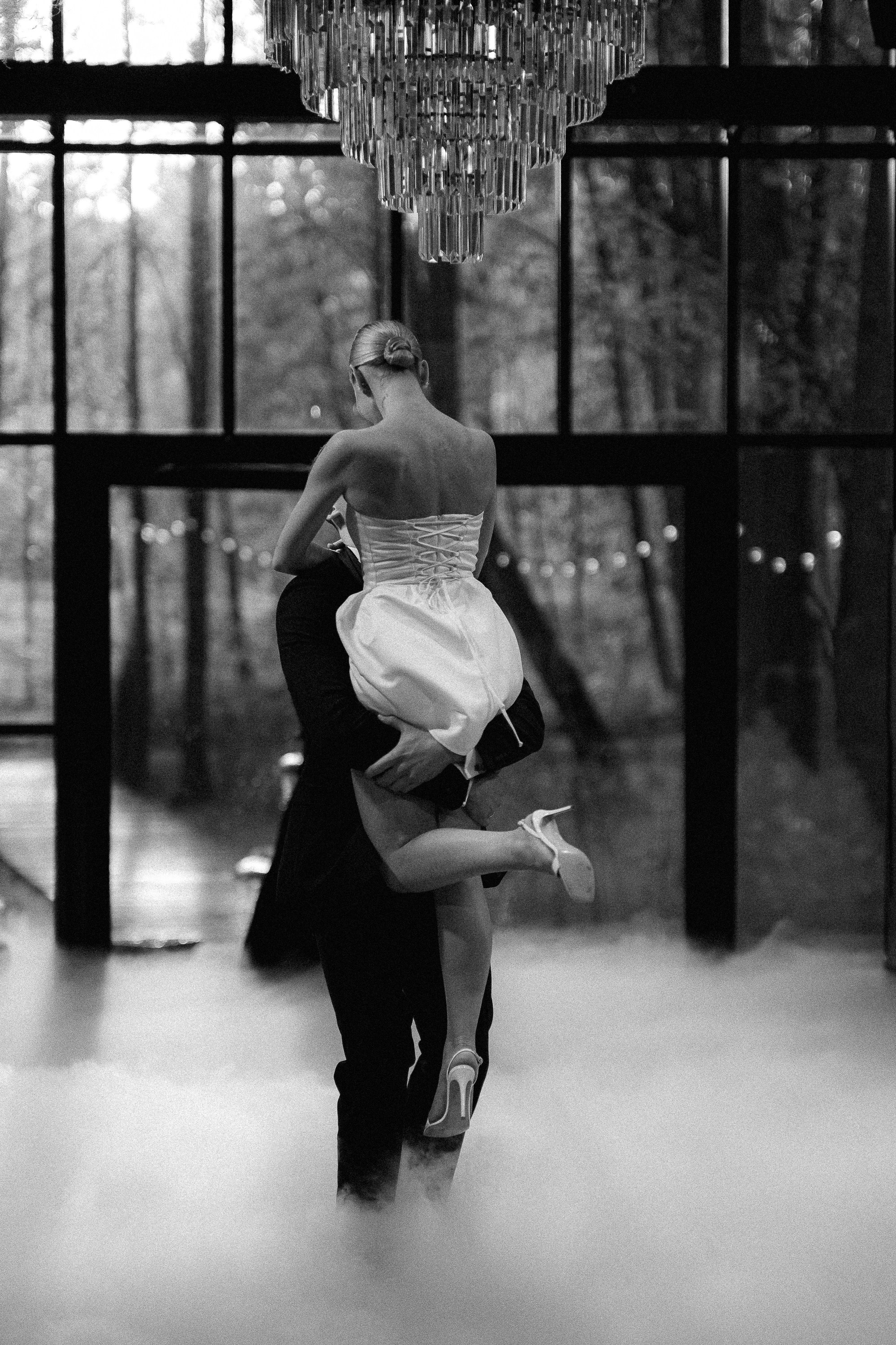 Love is all Around. Сентиментальная свадебная фотография