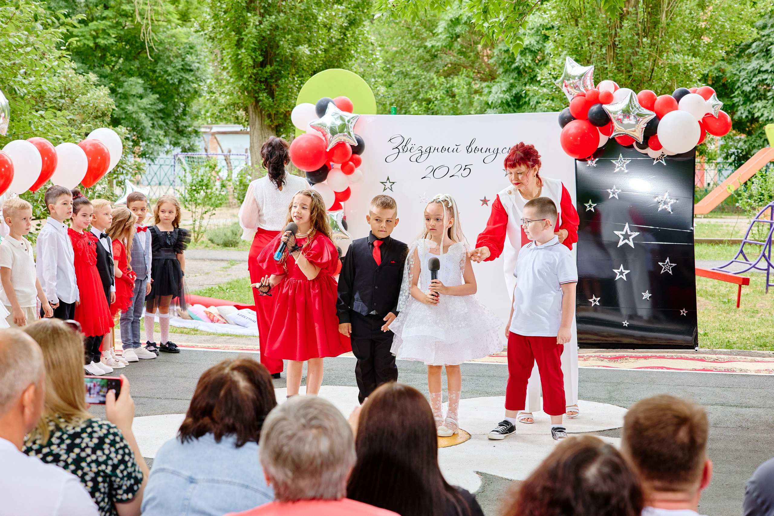 Выпускной 45 сад. Фотограф Выпускные альбомы Таганрог Сергей Коробченко