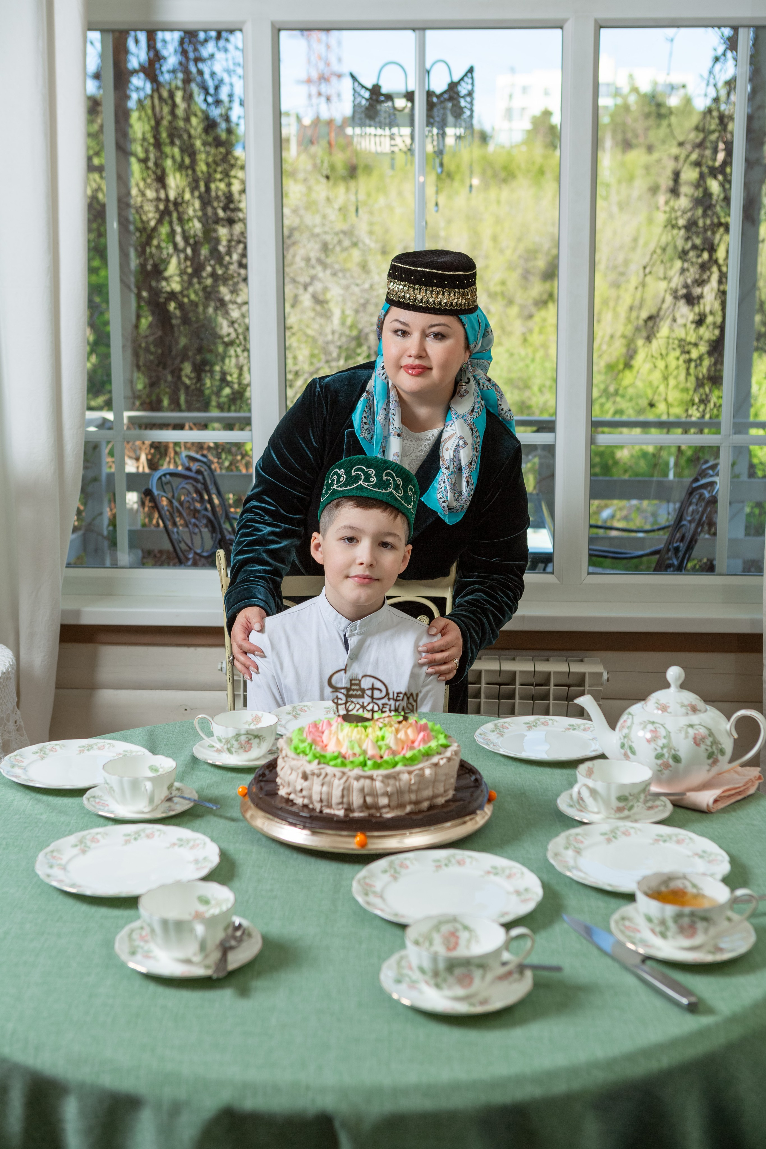 Семейная фотосессия в татарском и европейском стиле. Рекламный, предметный, репортажный, семейный фотограф и художник в Москве