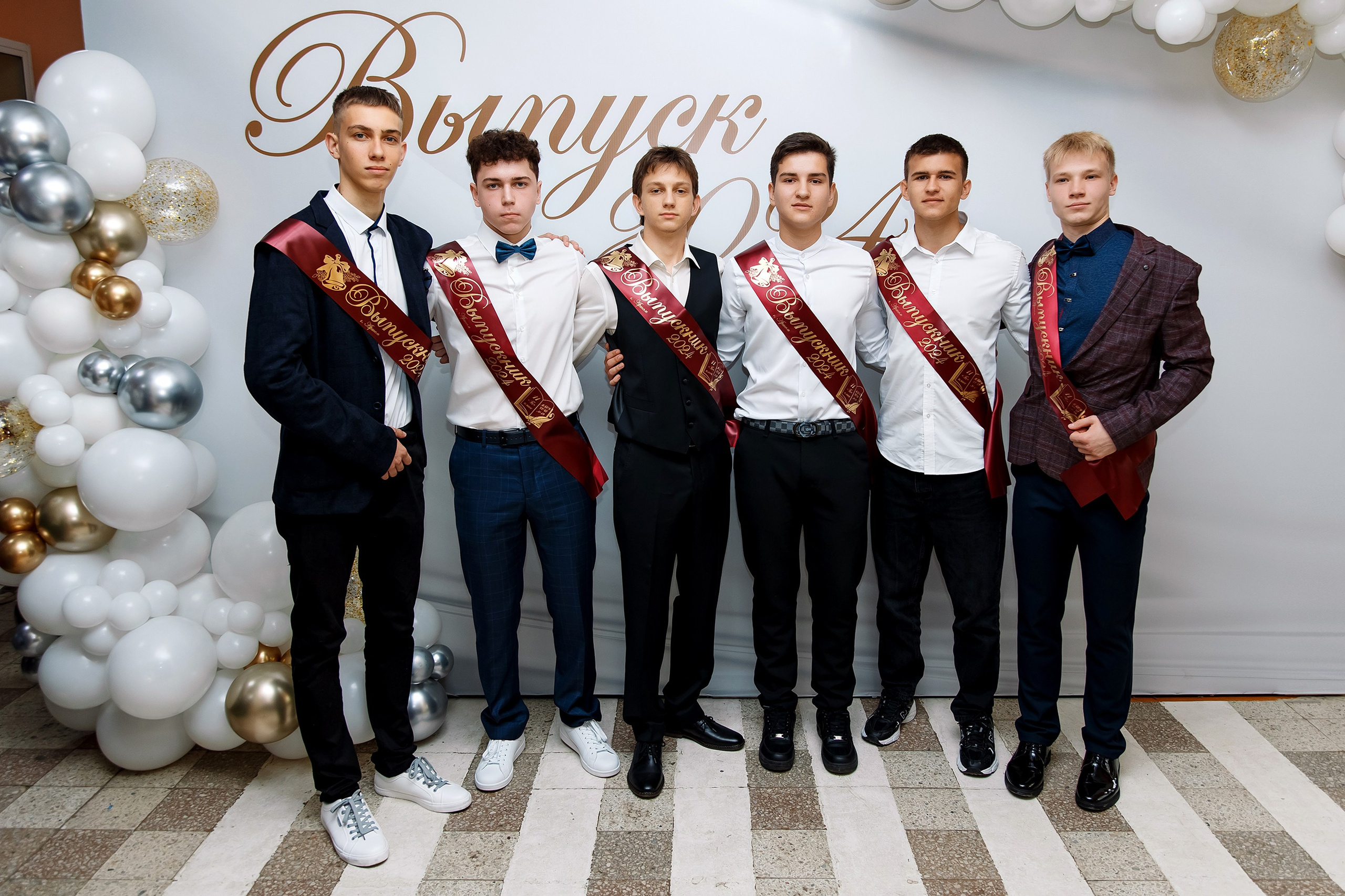 11 класс Последний звонок. Фотограф Любовь Корниенко, Примоский край