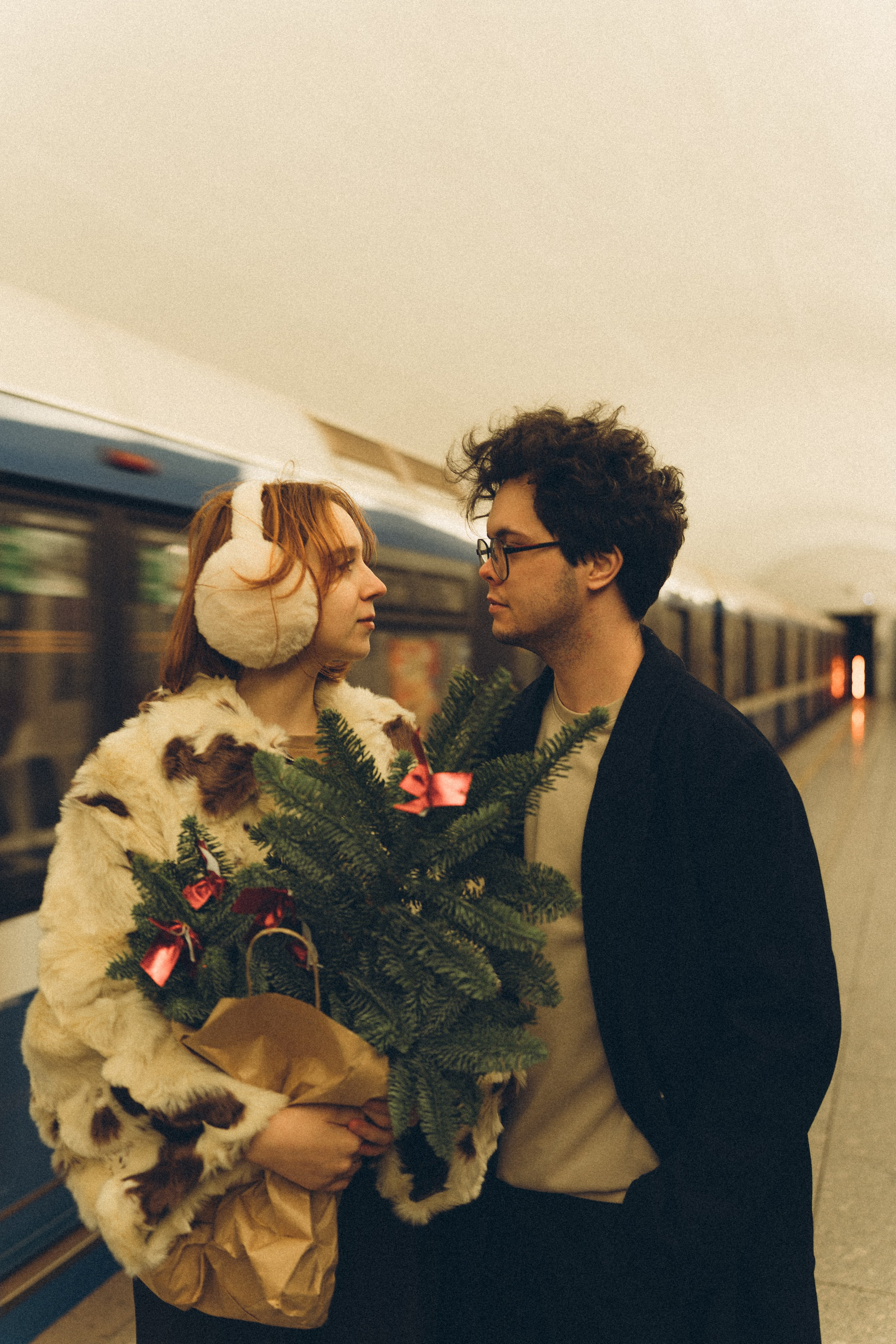 НОВОГОДНЯЯ ФОТОСЕСИИЯ ПАРЫ В МЕТРО ЛЮБОВЬ. Профессиональный фотограф, Санкт-Петербург — Виктория Богомолова
