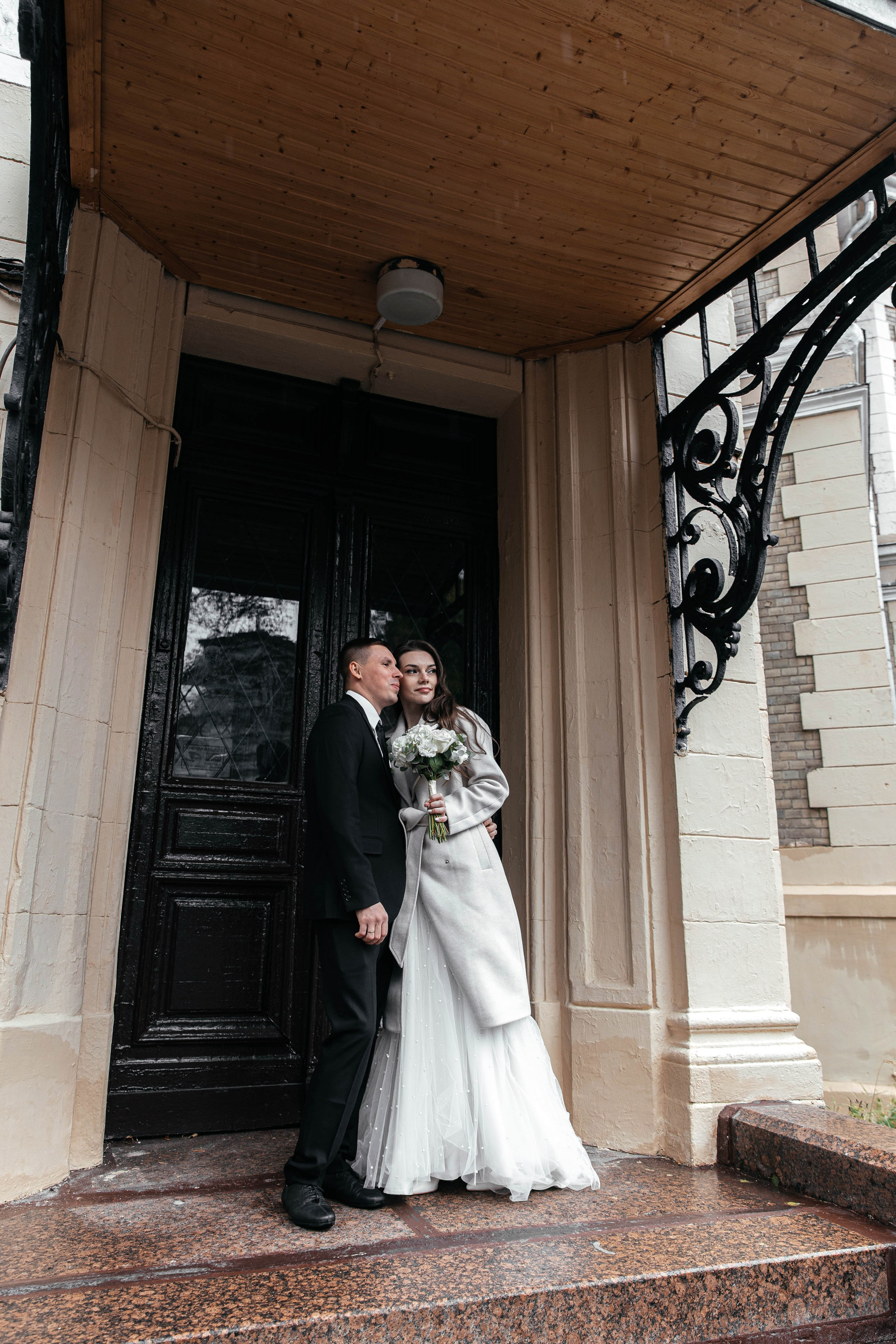 Прогулка под дождём. Свадебный фотограф в Москве