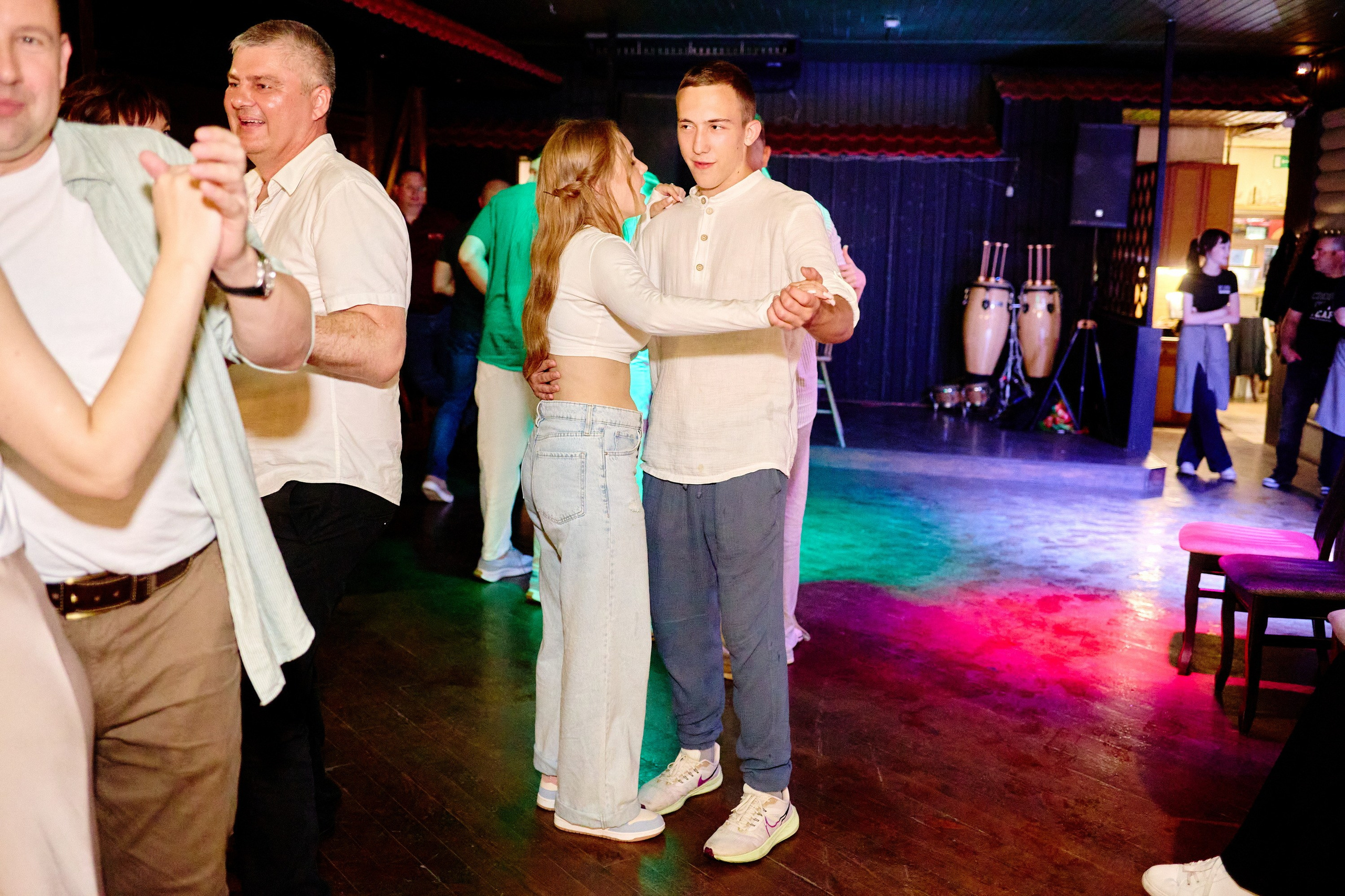 Выпускной 35 Сош. Фотограф Выпускные альбомы Таганрог Сергей Коробченко