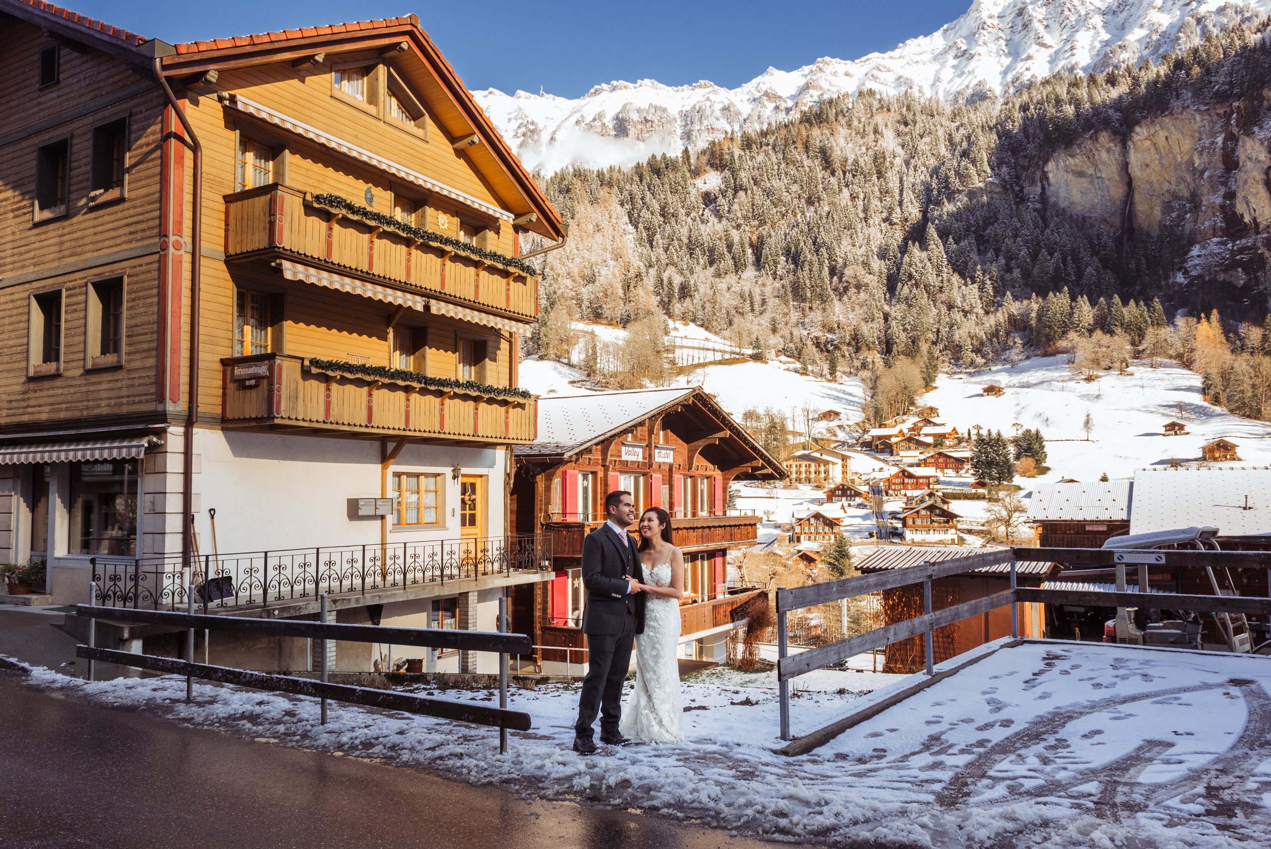 Lynda & Troy (Lauterbrunnen, Wengen). Photographer in Interlaken area