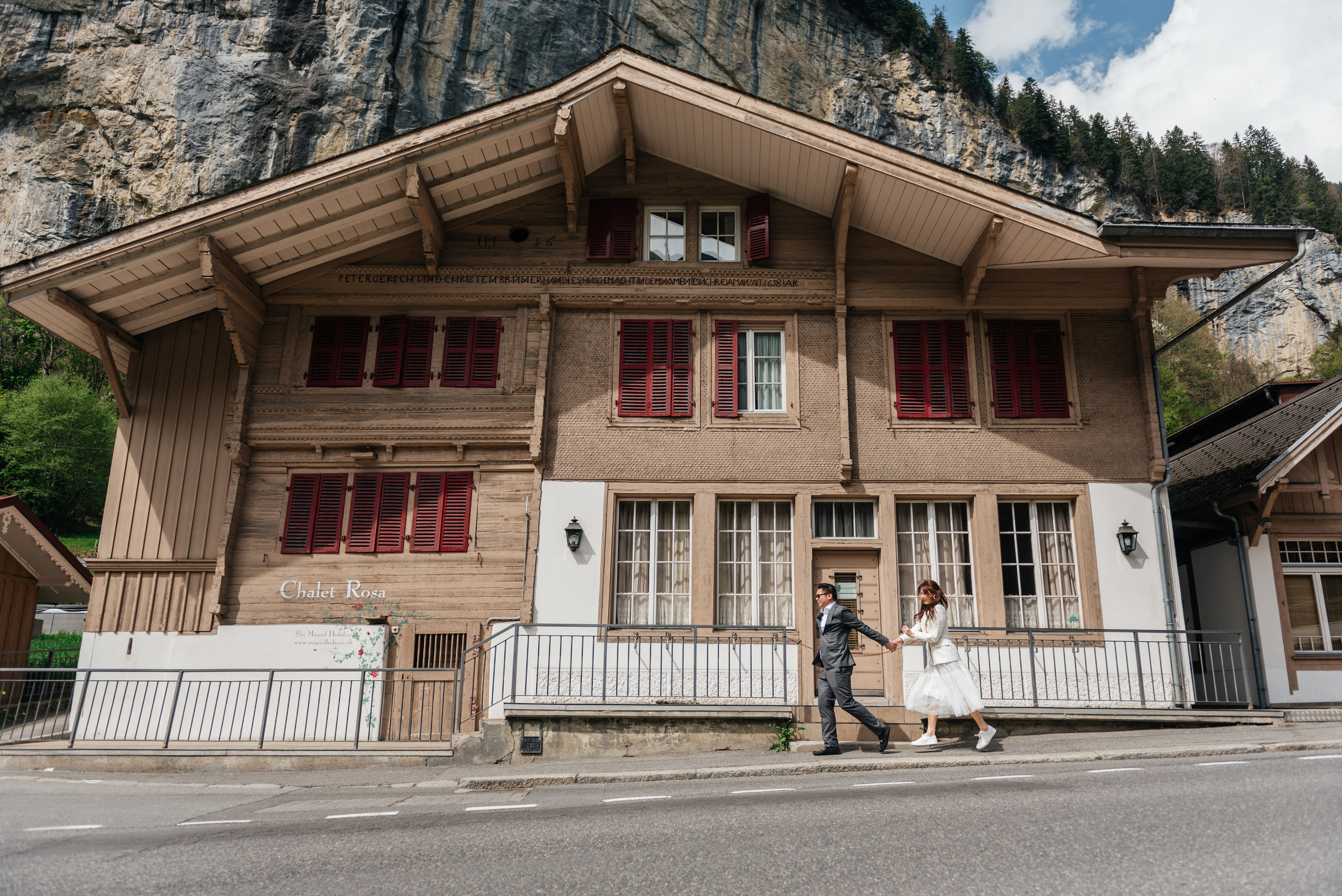 Hazel & Max (Lauterbrunnen, Wengen). Photographer in Interlaken area