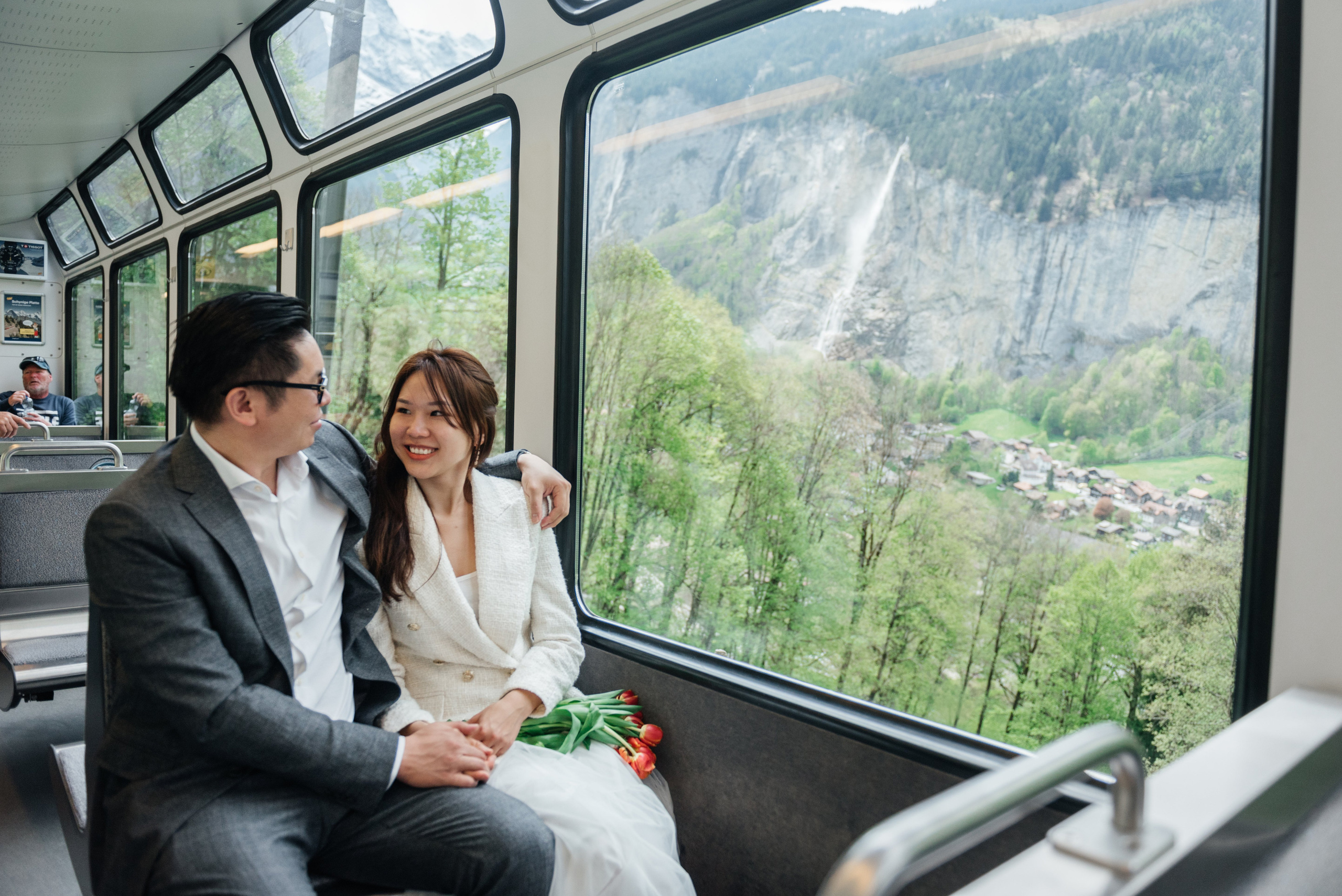 Hazel & Max (Lauterbrunnen, Wengen). Photographer in Interlaken area
