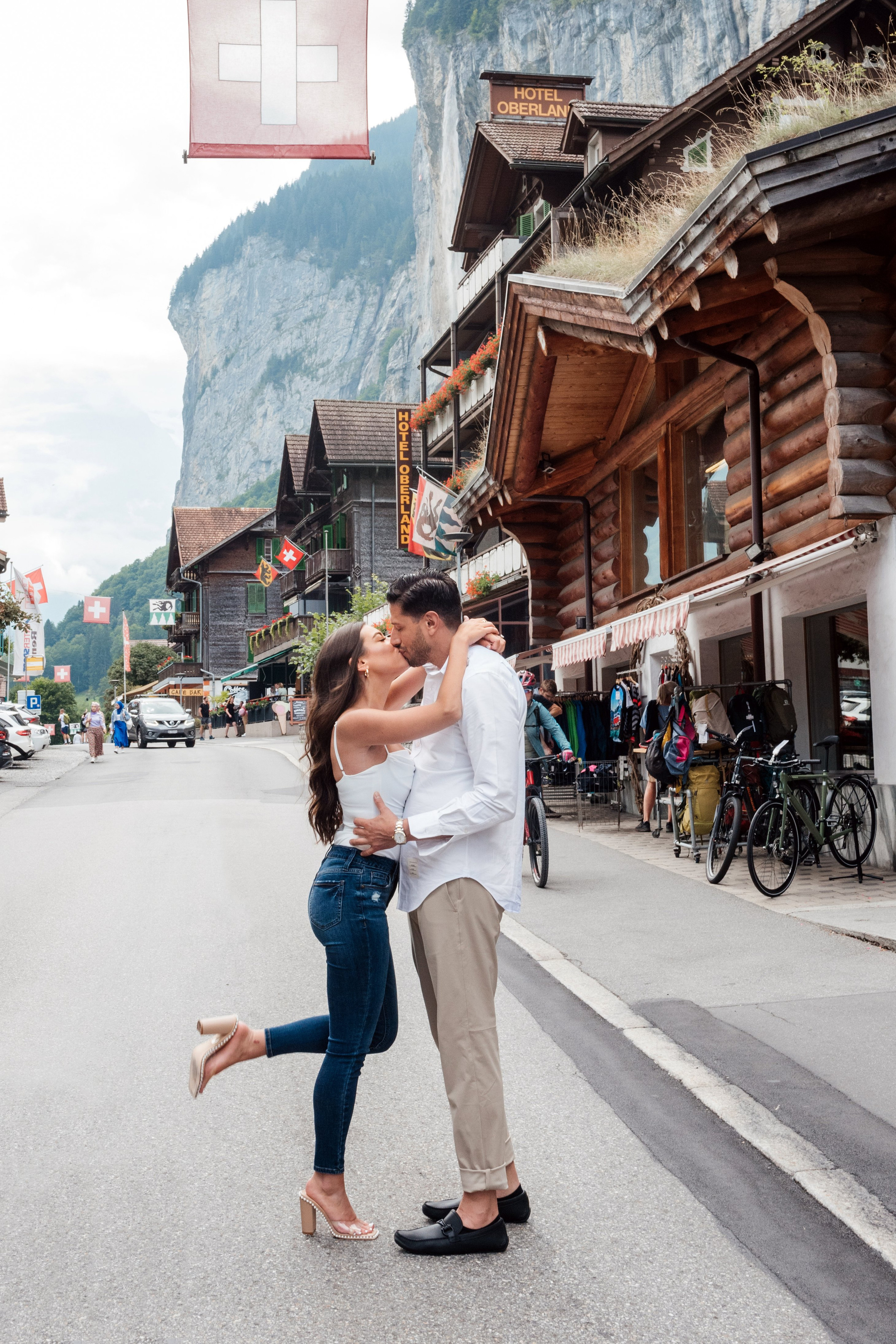 Brittany & Joseph (Iseltwald, Lauterbrunnen). Photographer in Interlaken area