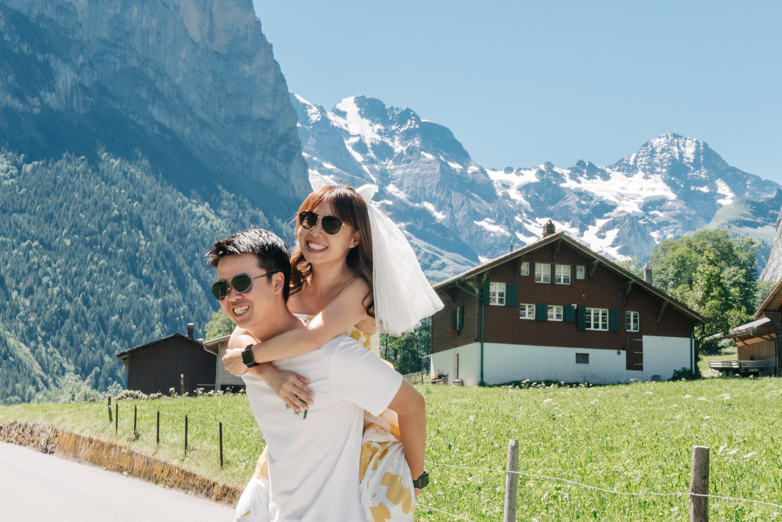 Yvonne & Andrew (Schynige Platte, Brienz). Photographer in Interlaken area