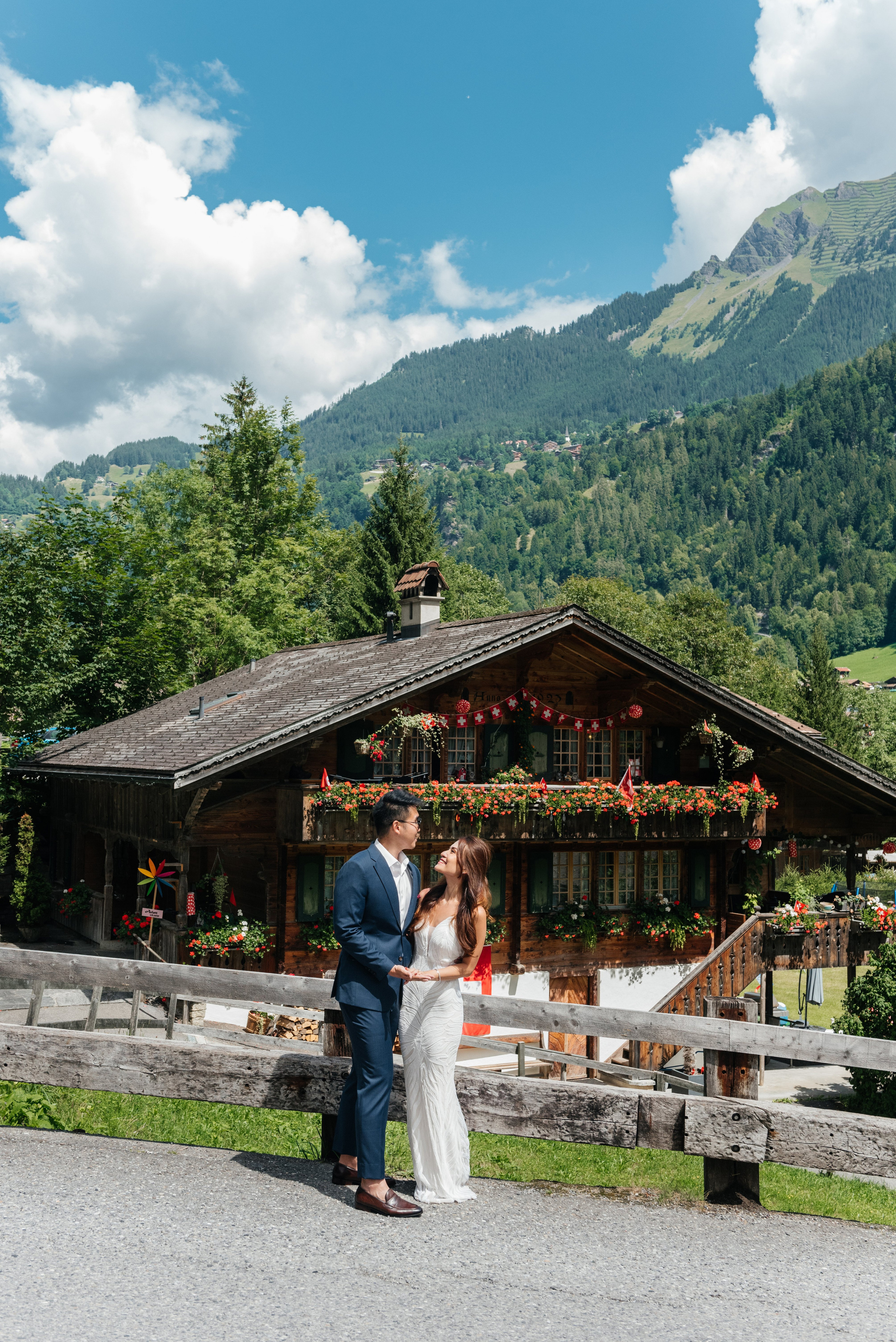Sherlyn & Jason (Lauterbrunnen). Photographer in Interlaken area