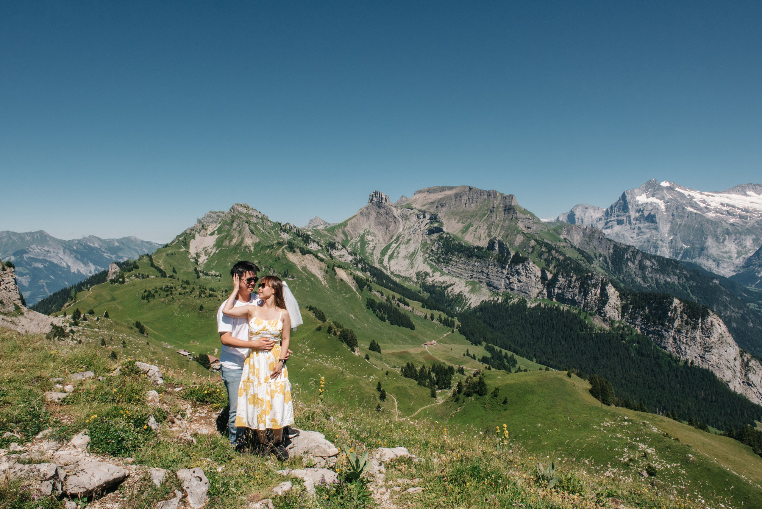 Yvonne & Andrew (Schynige Platte, Brienz). Photographer in Interlaken area