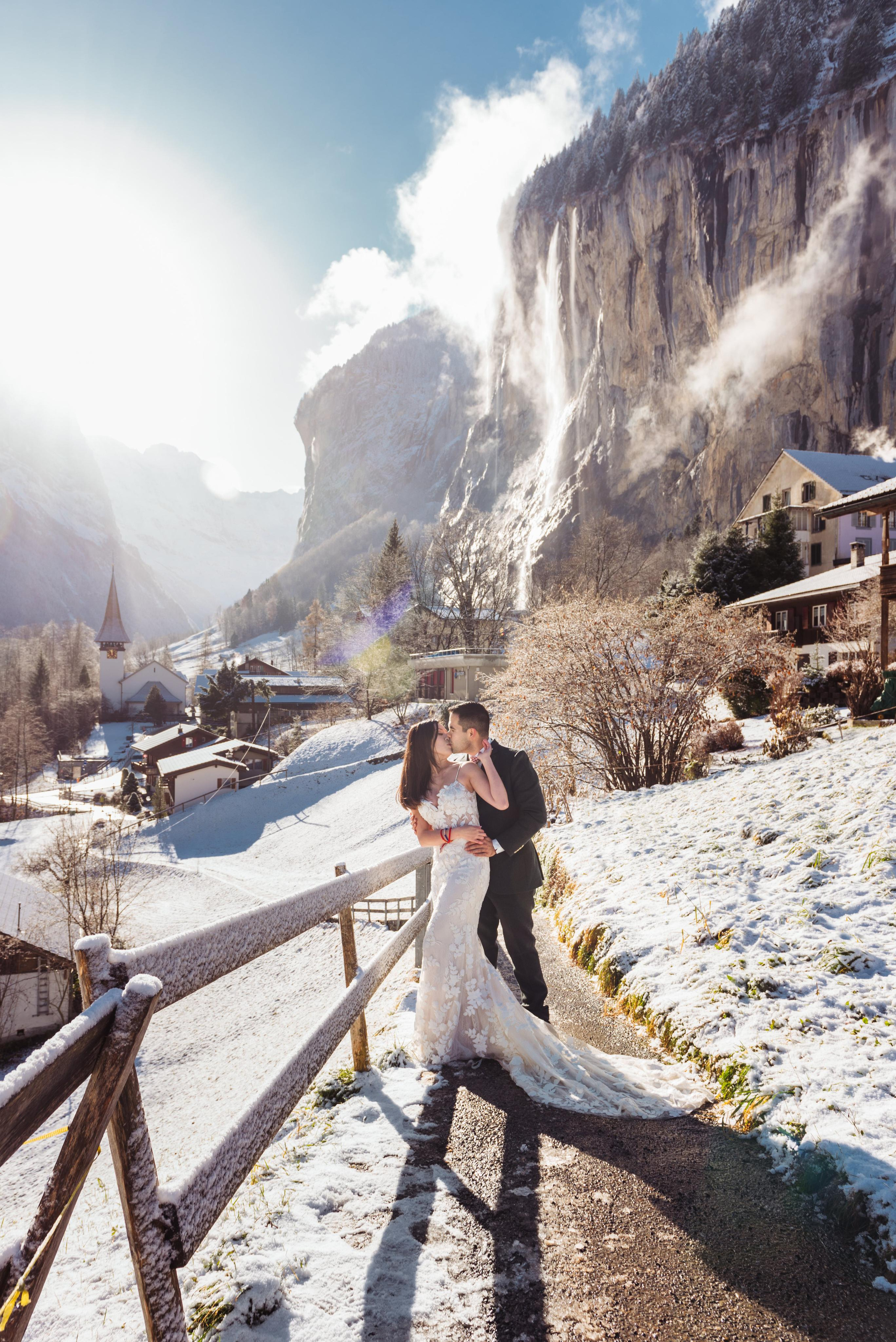 Lynda & Troy (Lauterbrunnen, Wengen). Photographer in Interlaken area
