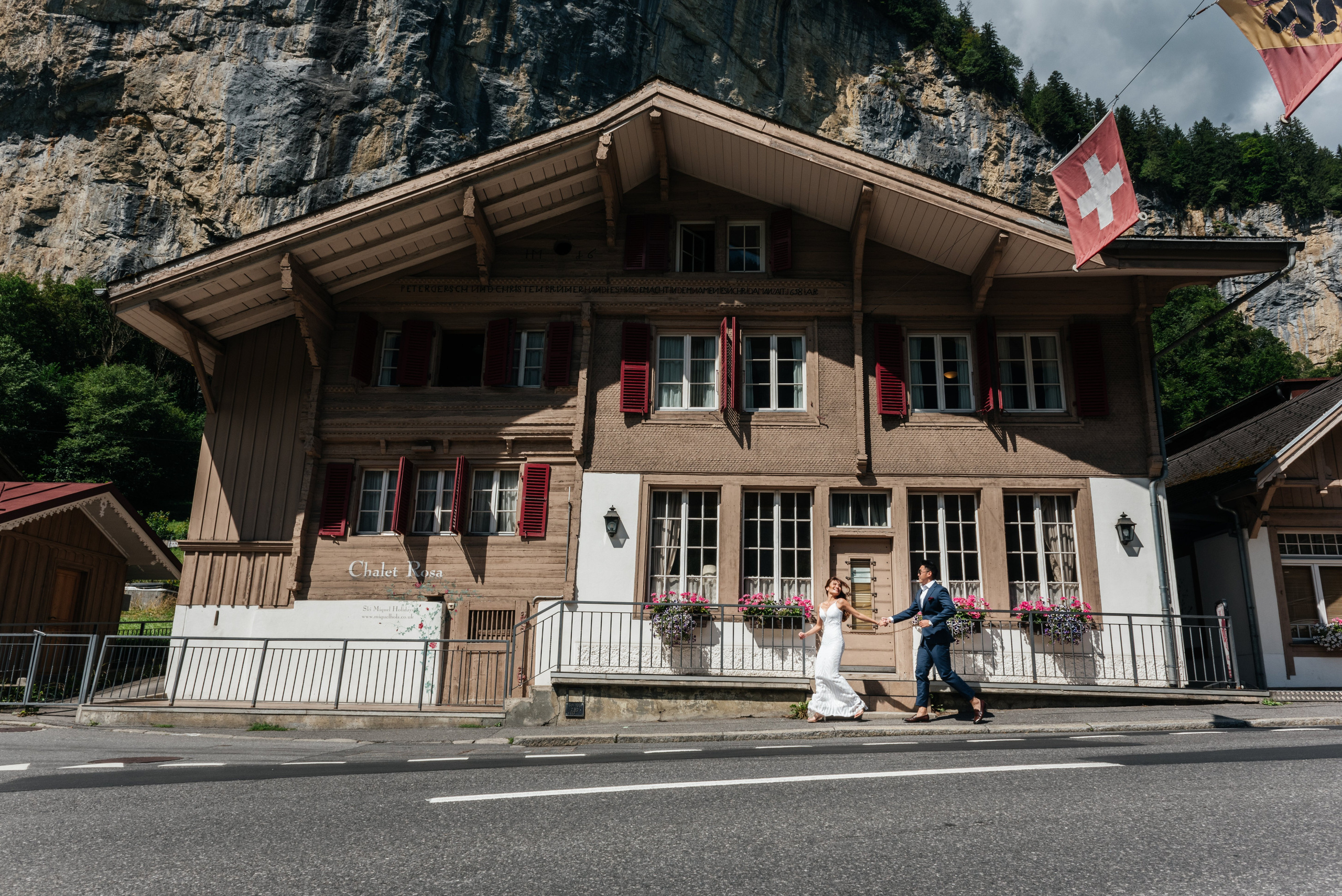 Sherlyn & Jason (Lauterbrunnen). Photographer in Interlaken area