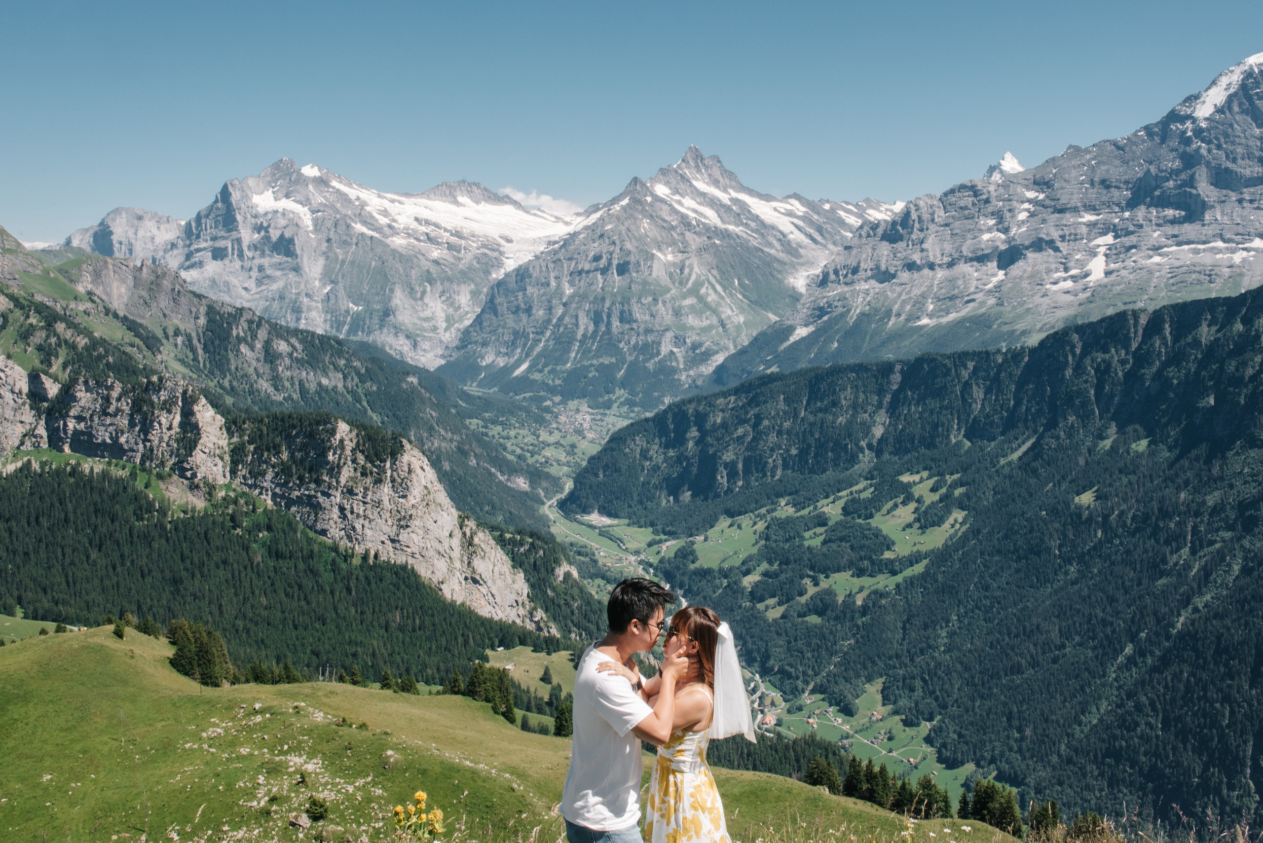 Yvonne & Andrew (Schynige Platte, Brienz). Photographer in Interlaken area