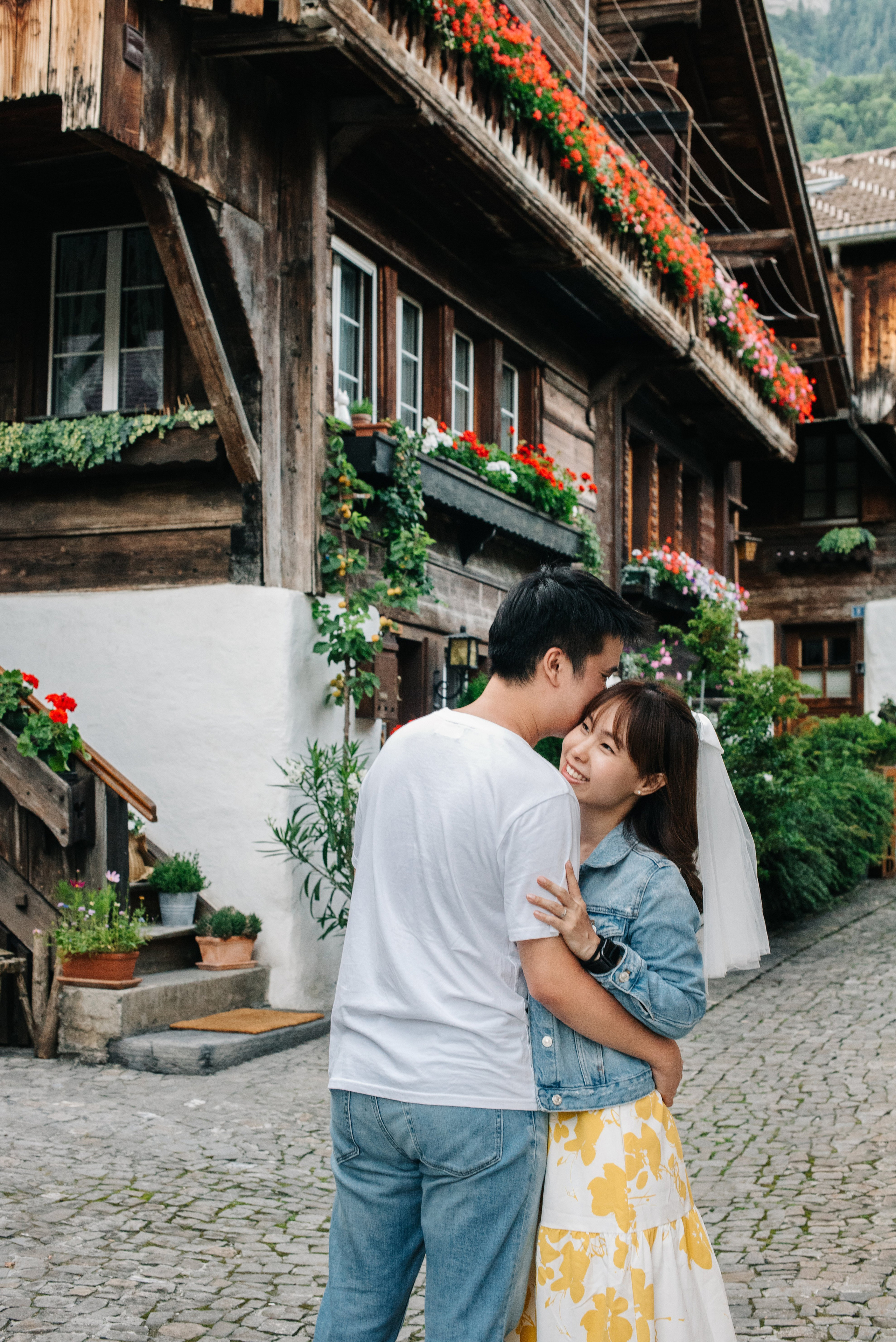 Yvonne & Andrew (Schynige Platte, Brienz). Photographer in Interlaken area