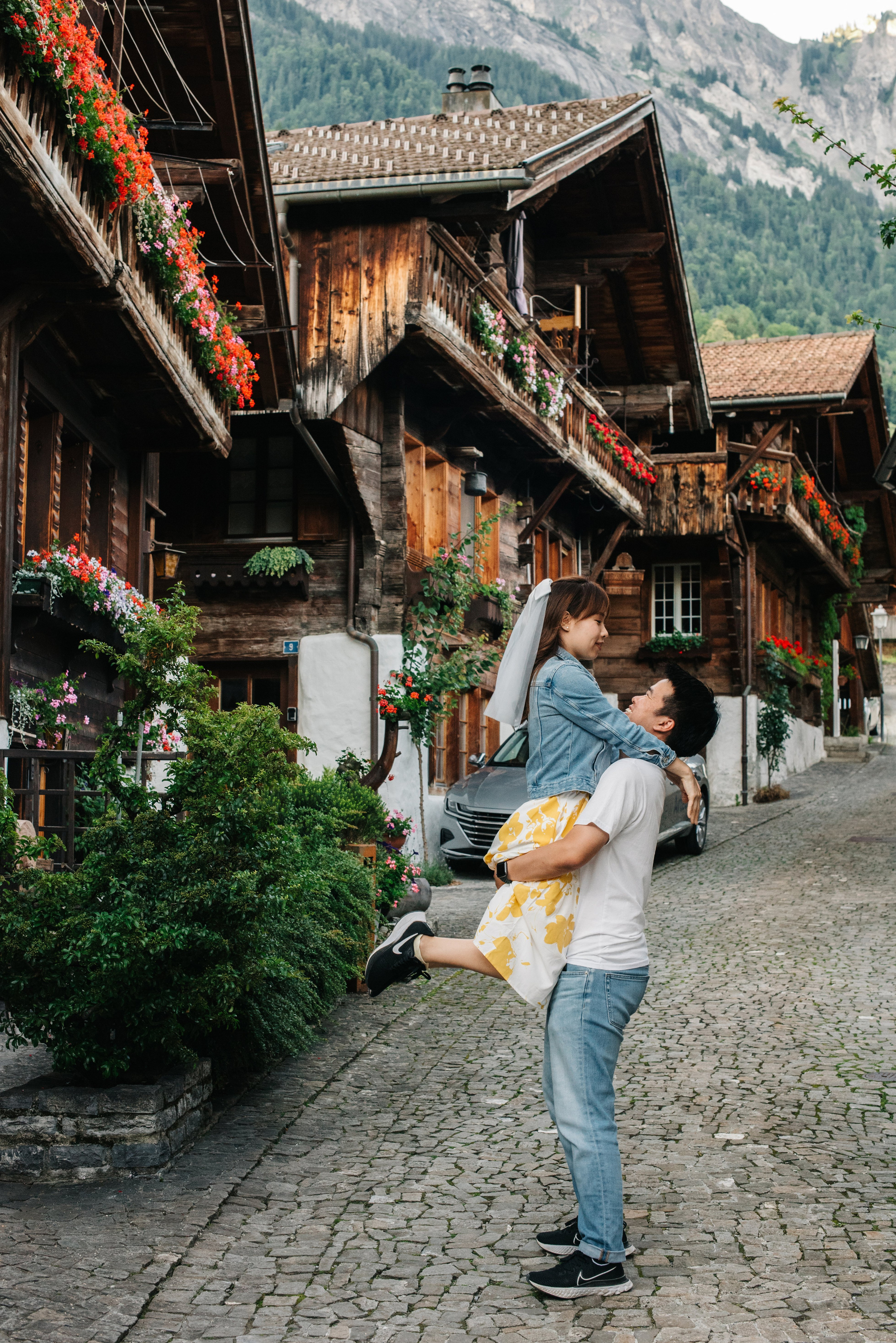 Yvonne & Andrew (Schynige Platte, Brienz). Photographer in Interlaken area