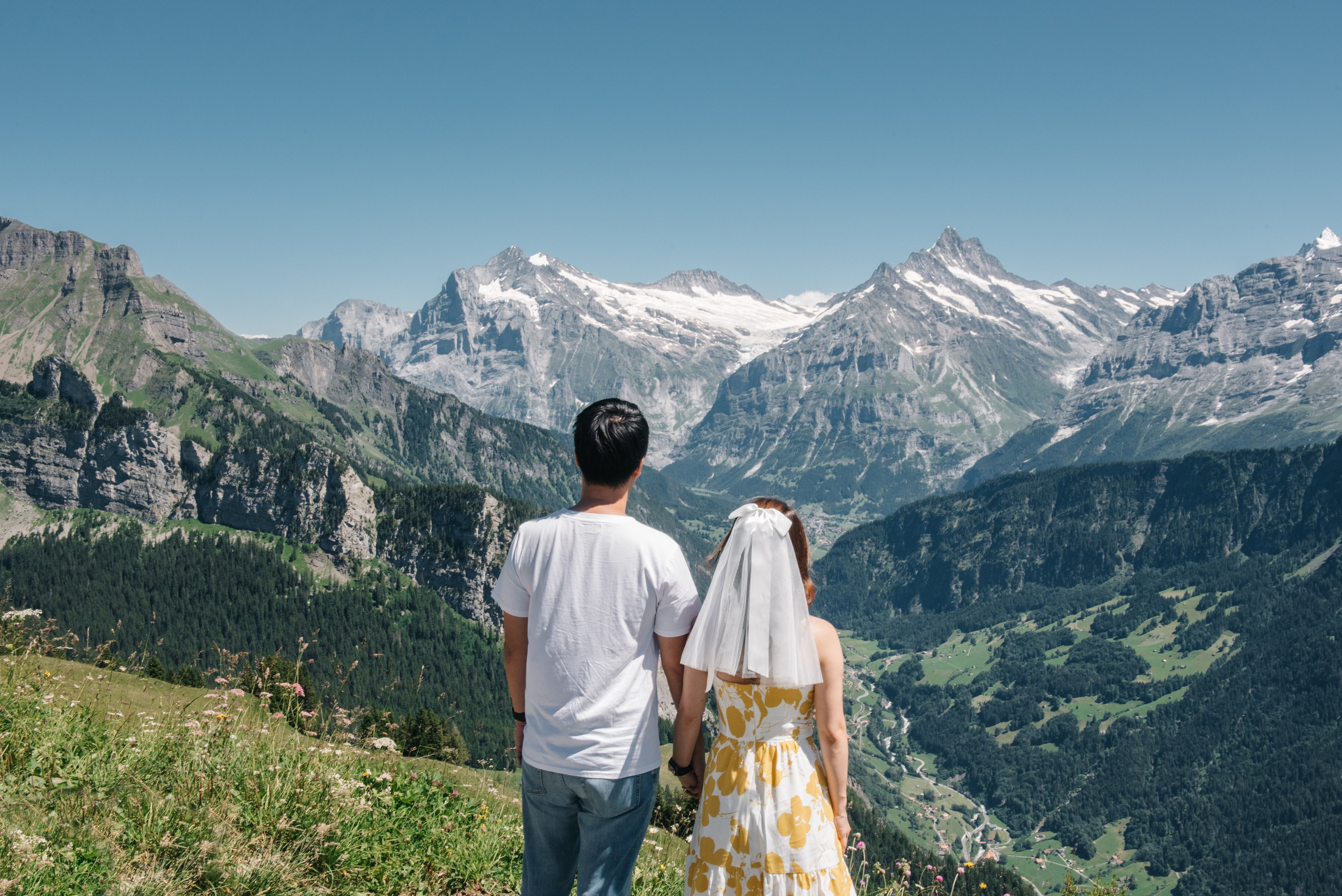 Yvonne & Andrew (Schynige Platte, Brienz). Photographer in Interlaken area