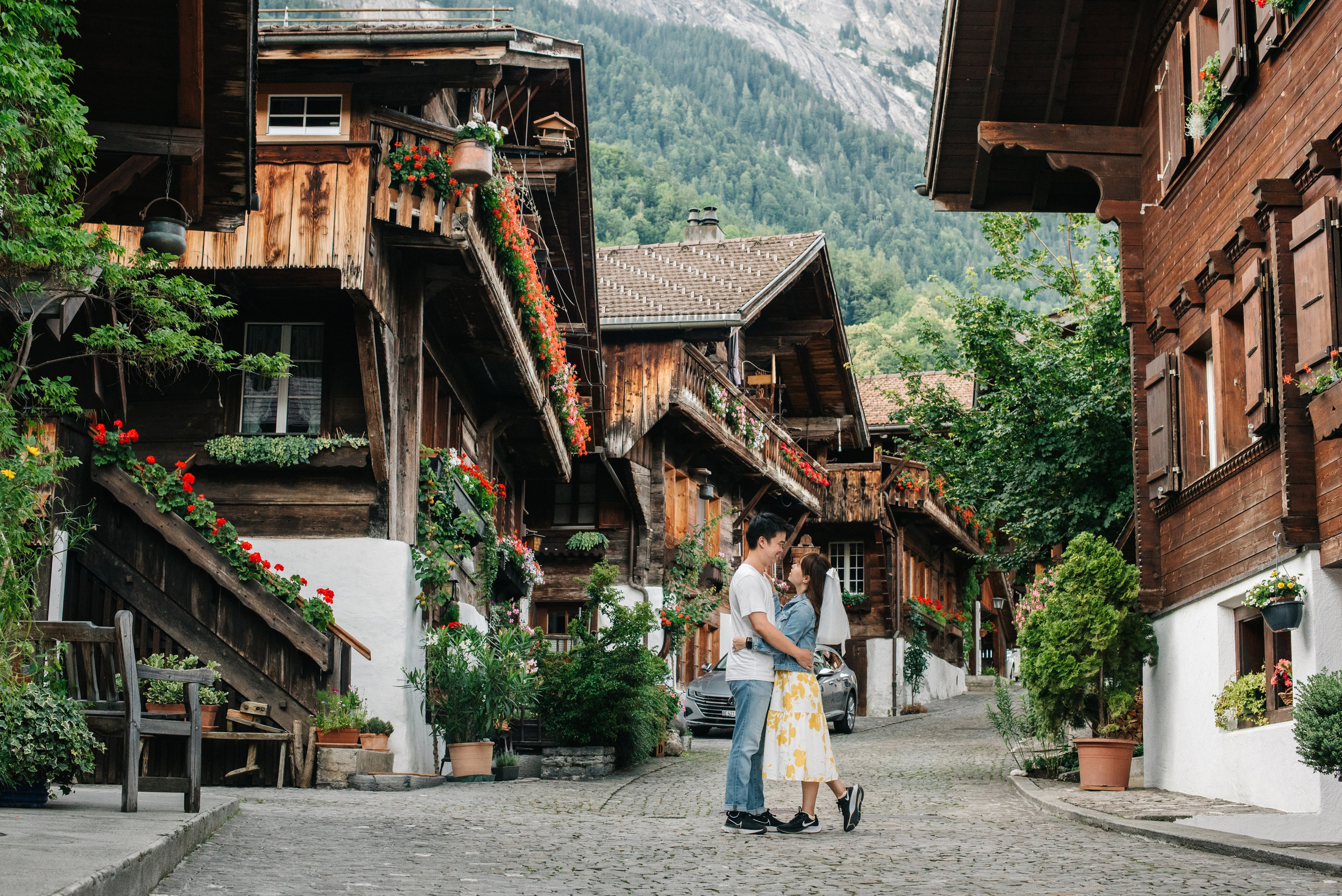 Yvonne & Andrew (Schynige Platte, Brienz). Photographer in Interlaken area